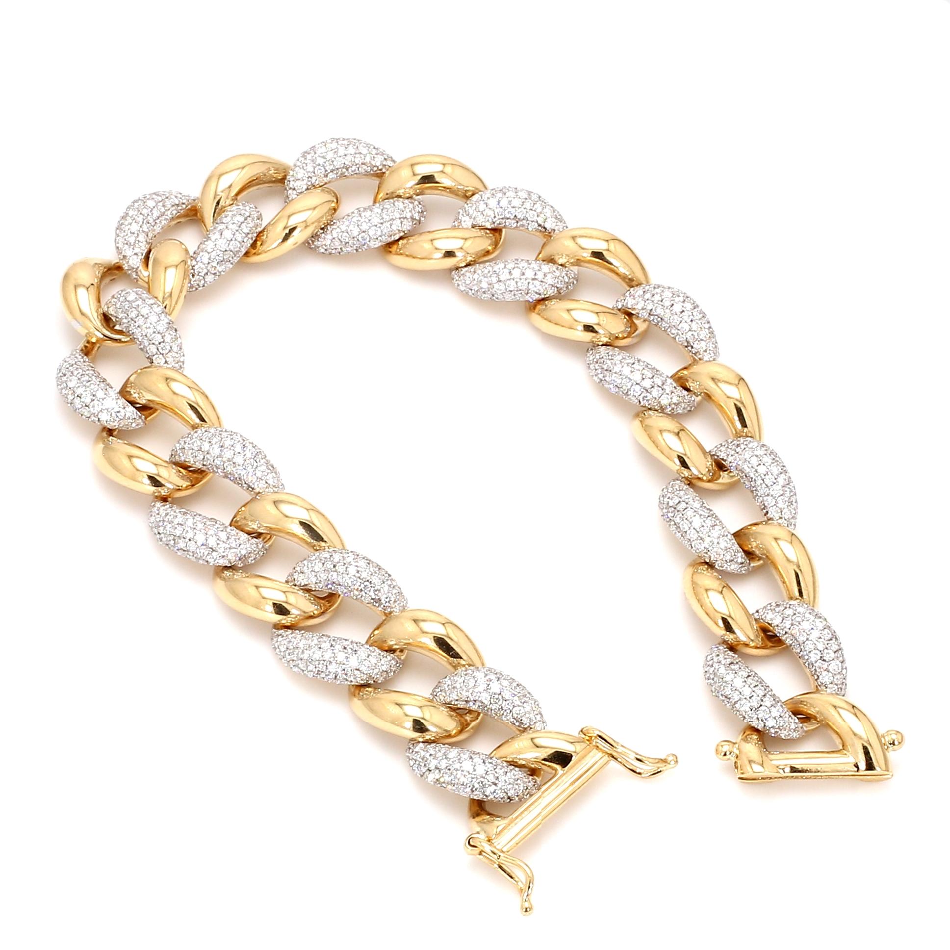 Round Cut 5.60 Carat SI/HI Diamond Pave Set Cuban Link Chain Bracelet 14 Karat Yellow Gold For Sale