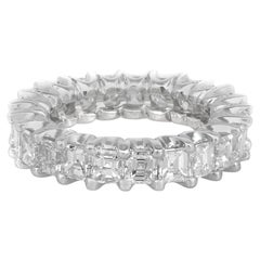 Anneau d'éternité carré en diamant de taille émeraude de 5.60 carats