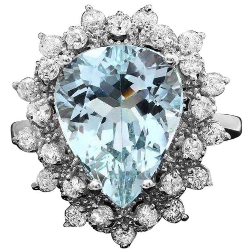 5.60 Carats Natural Aquamarine and Diamond 14k Solid White Gold Ring For Sale