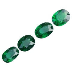 Pierres précieuses du Kenya serties de grenat vert tsavorite naturel de 5,60 carats