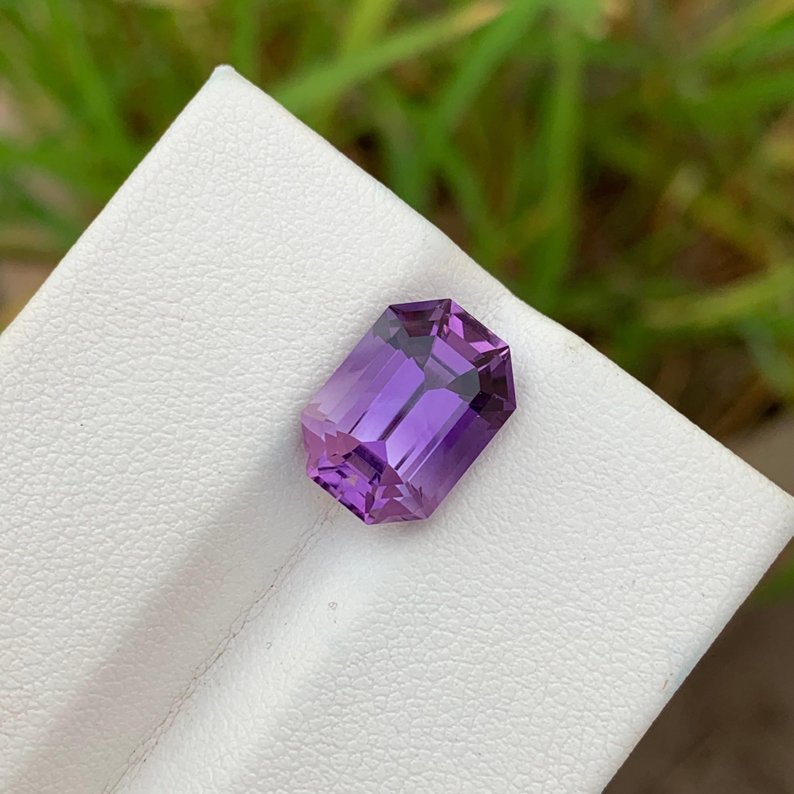 5.60 Carats Stunning Loose Purple Amethyst Gem From Brazil Mine February Stone In New Condition For Sale In Peshawar, PK