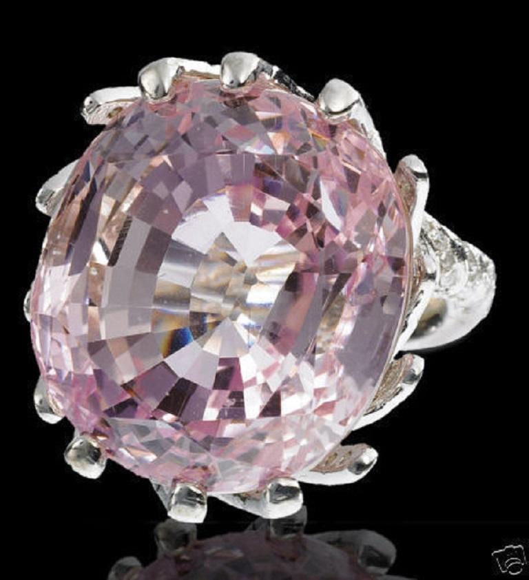 56,00 quilates Anillo de Diamantes Kunzita Rosa Viva Natural 14 quilates Torsión Levantada Corte oval en venta