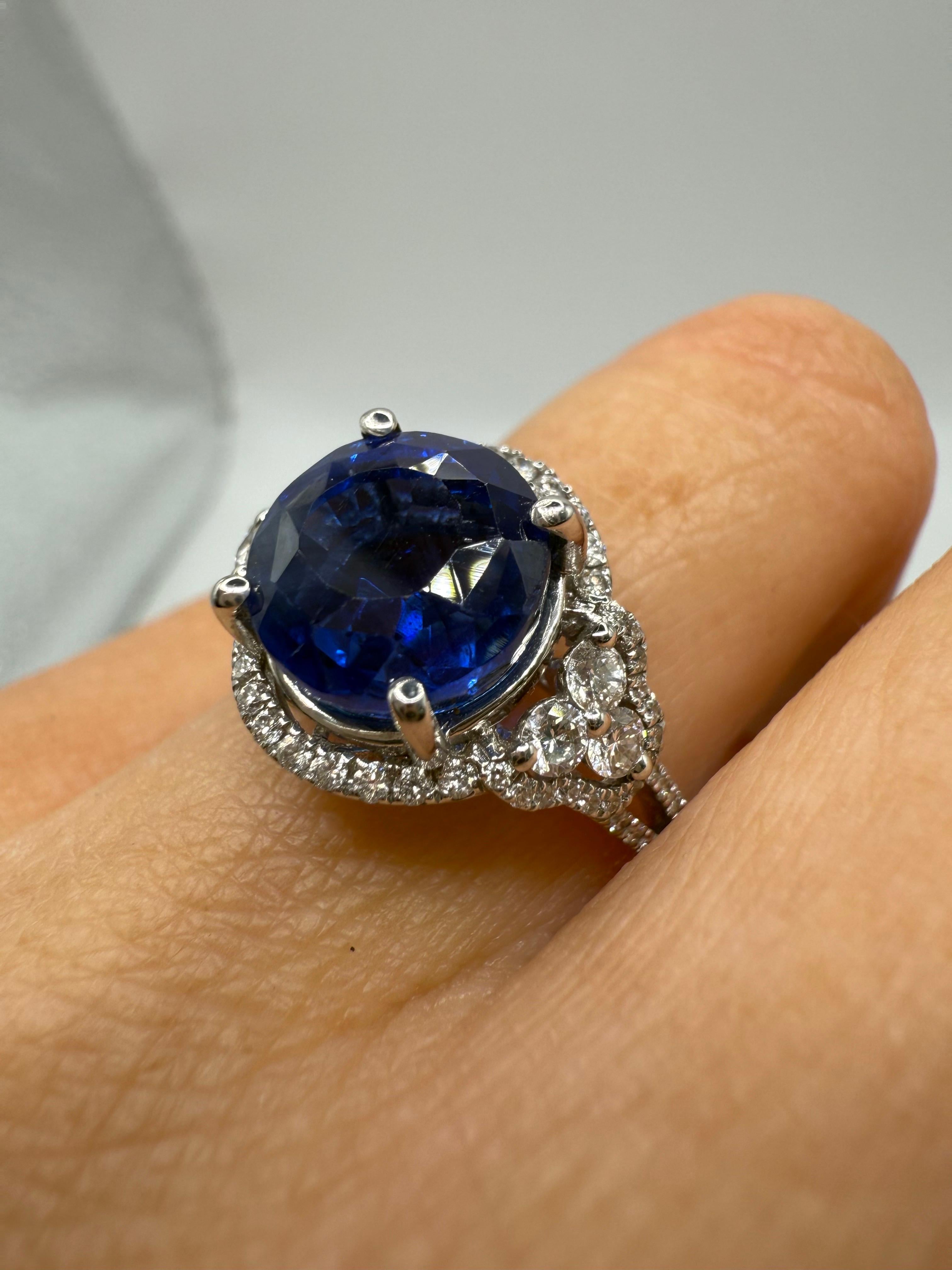 5.60ct GIA certified UNHEATED sapphire diamond ring in 18KT gold For Sale 1
