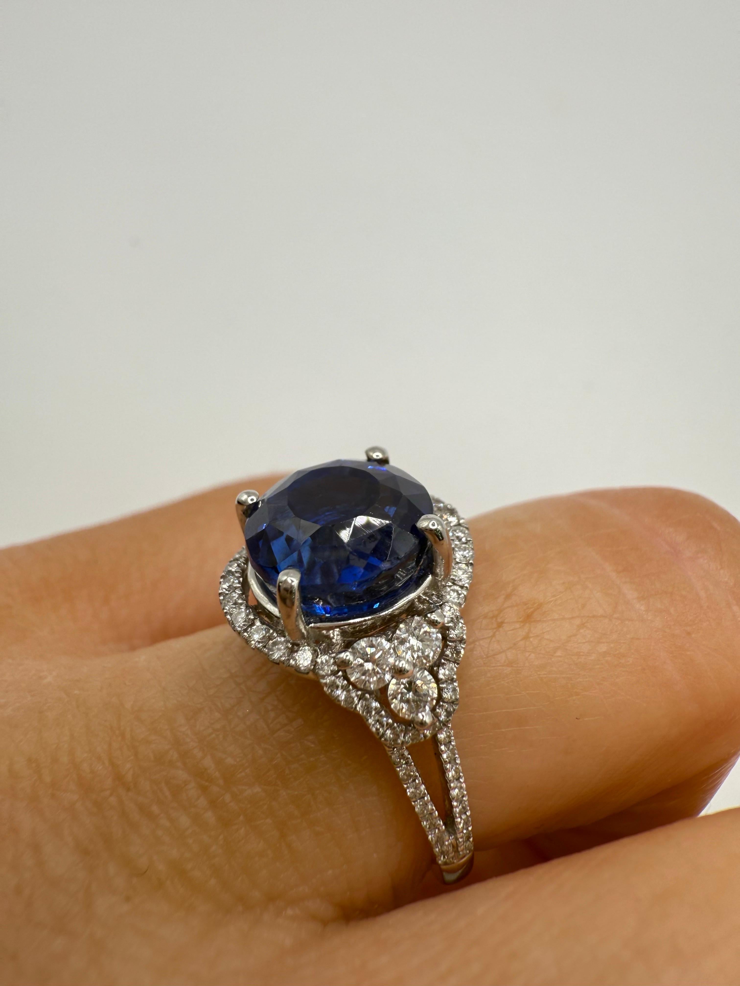 5.60ct GIA certified UNHEATED sapphire diamond ring in 18KT gold For Sale 3