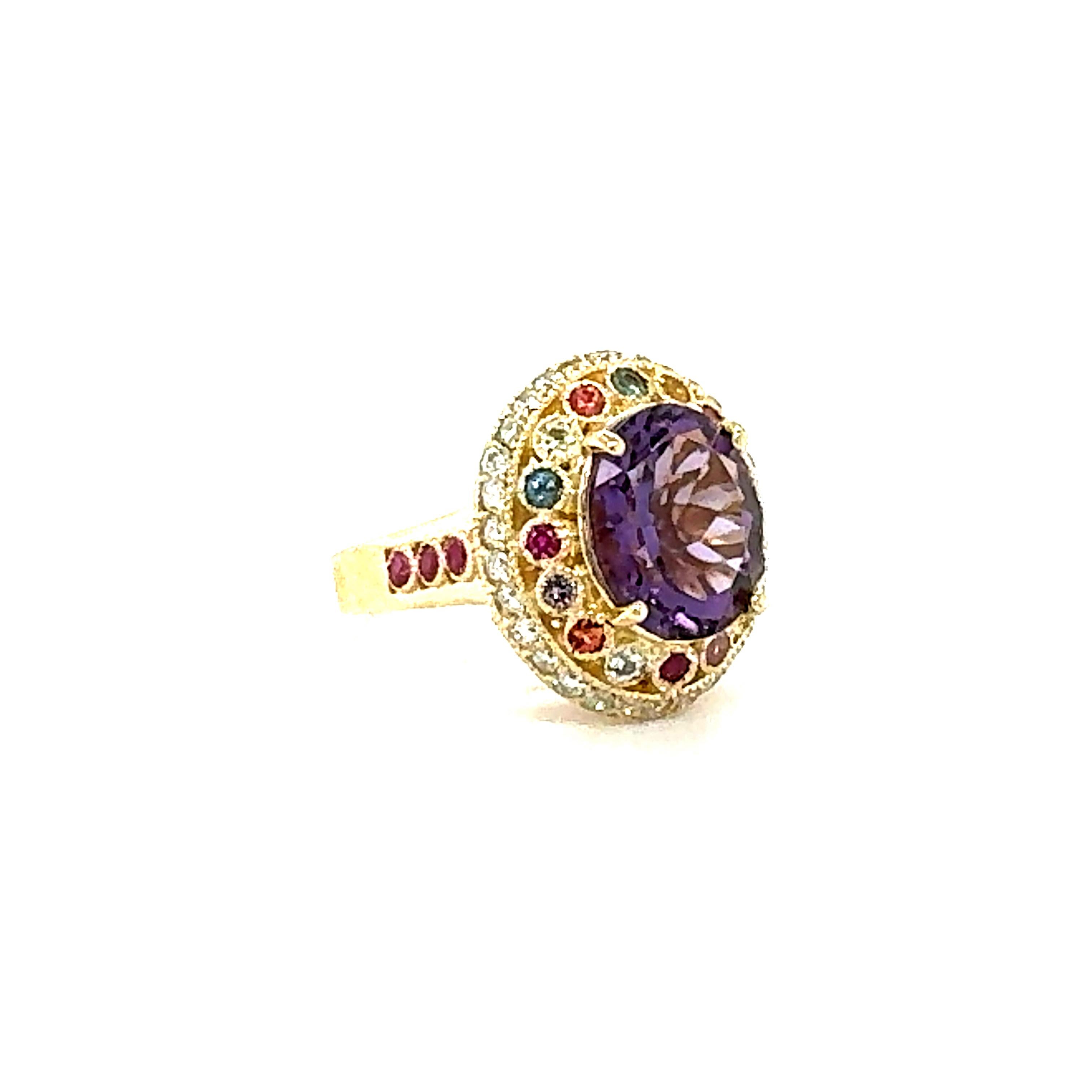 Contemporary 5.62 Carat Natural Amethyst Diamond Sapphire Yellow Gold Cocktail Ring For Sale