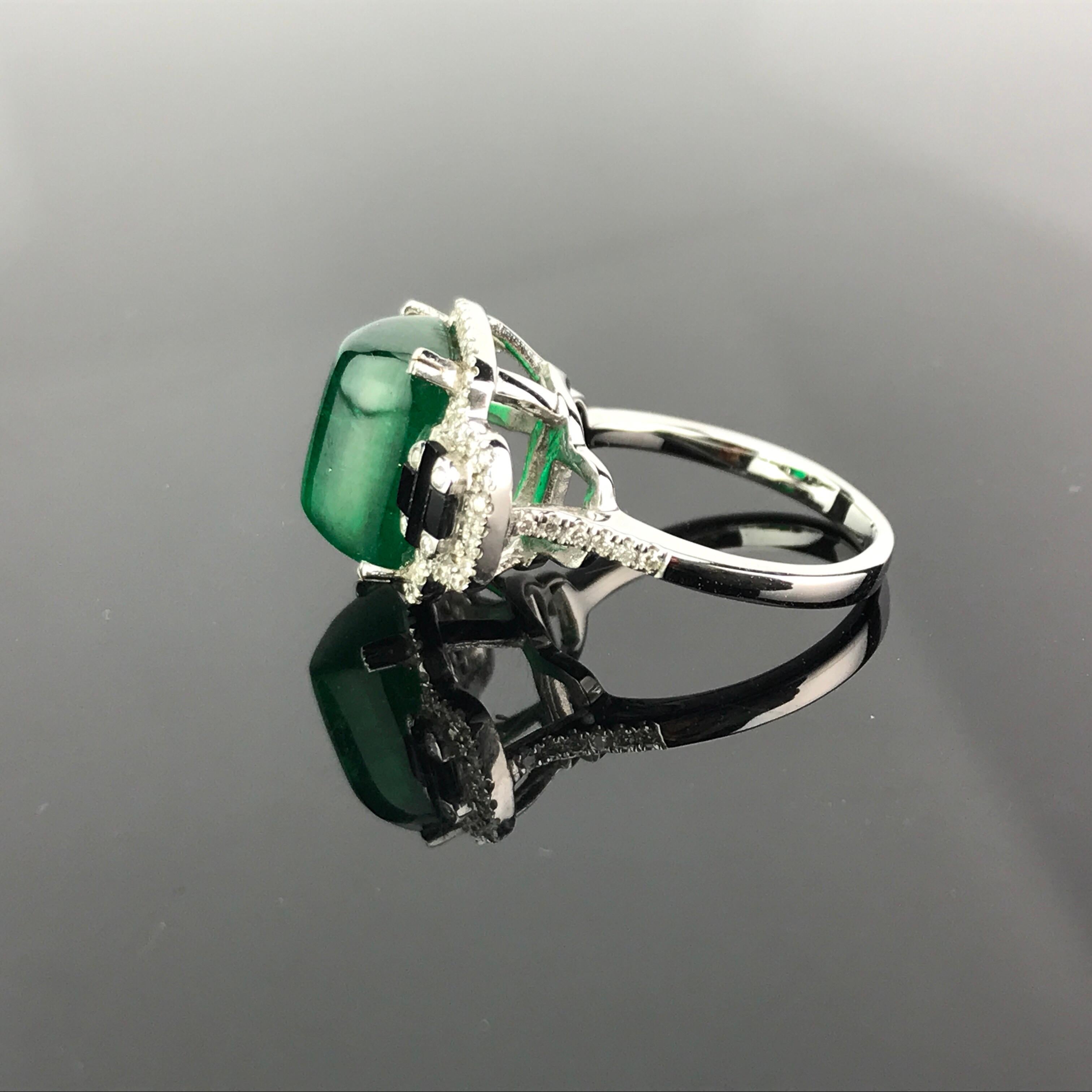 Art Deco 5.62 Carat Sugarloaf Shaped Emerald, Diamond and Black Onyx Cocktail Ring