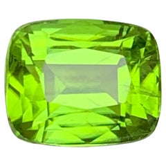 5.62 Karat Lebendiges Grün Natürlicher Peridot Cushion-Schliff Loser Edelstein aus Pakistan