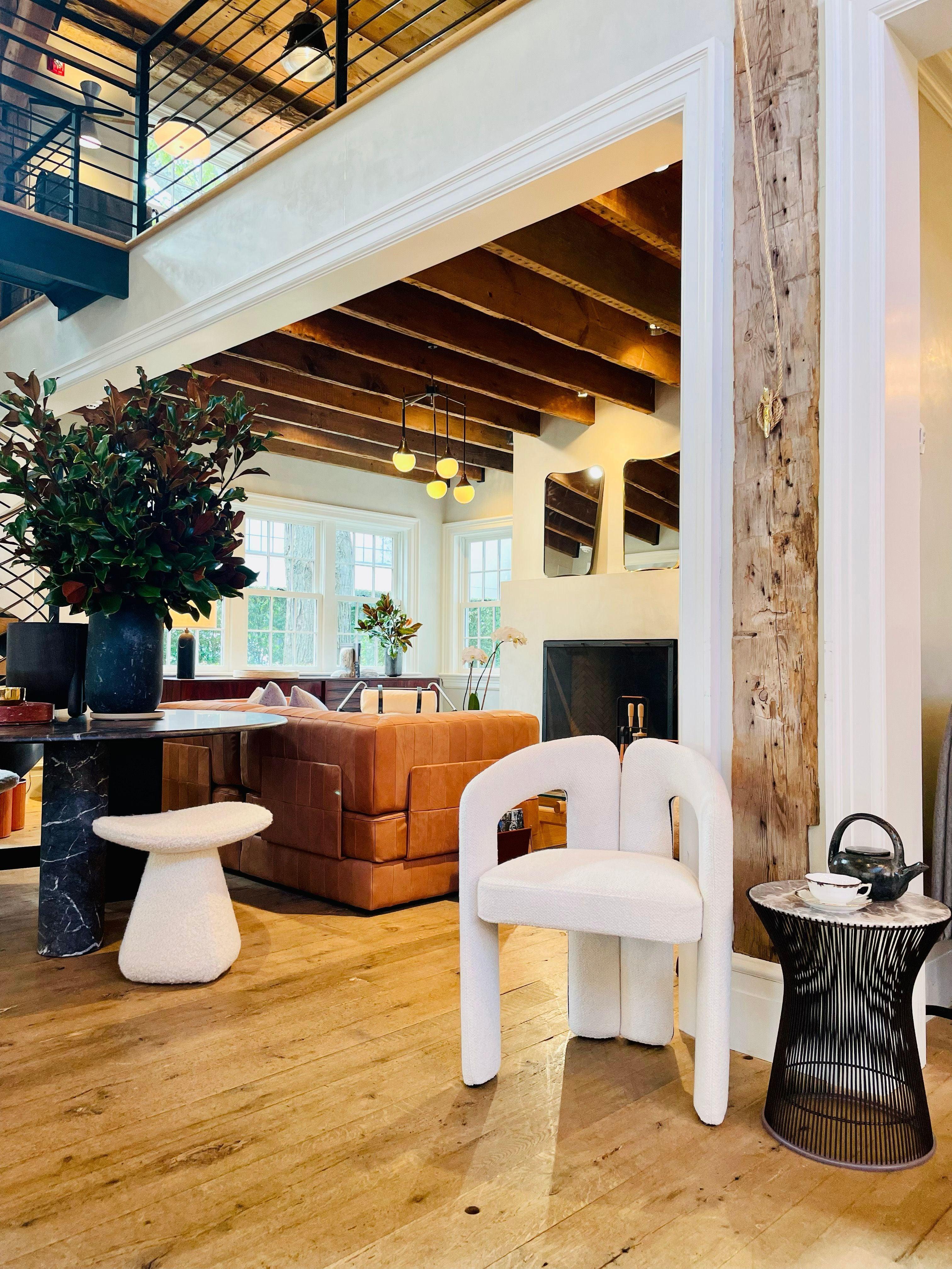 562 Dudet Chair by Cassina In condizioni Nuovo in vendita a Sag Harbor, NY
