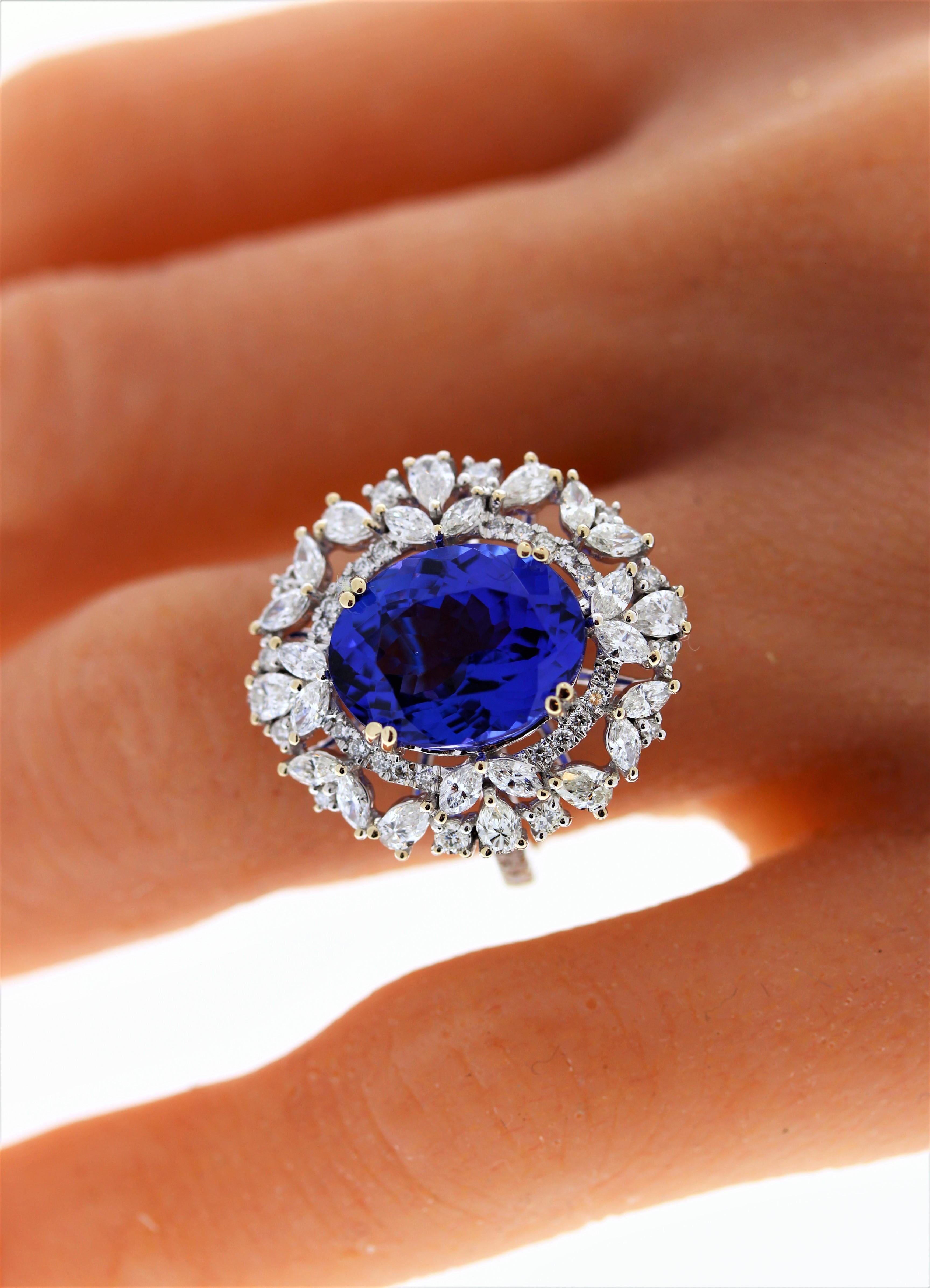 Contemporary 5.62ct Tanzanite and 1.02ctw Diamond Ring in 18k White Gold For Sale