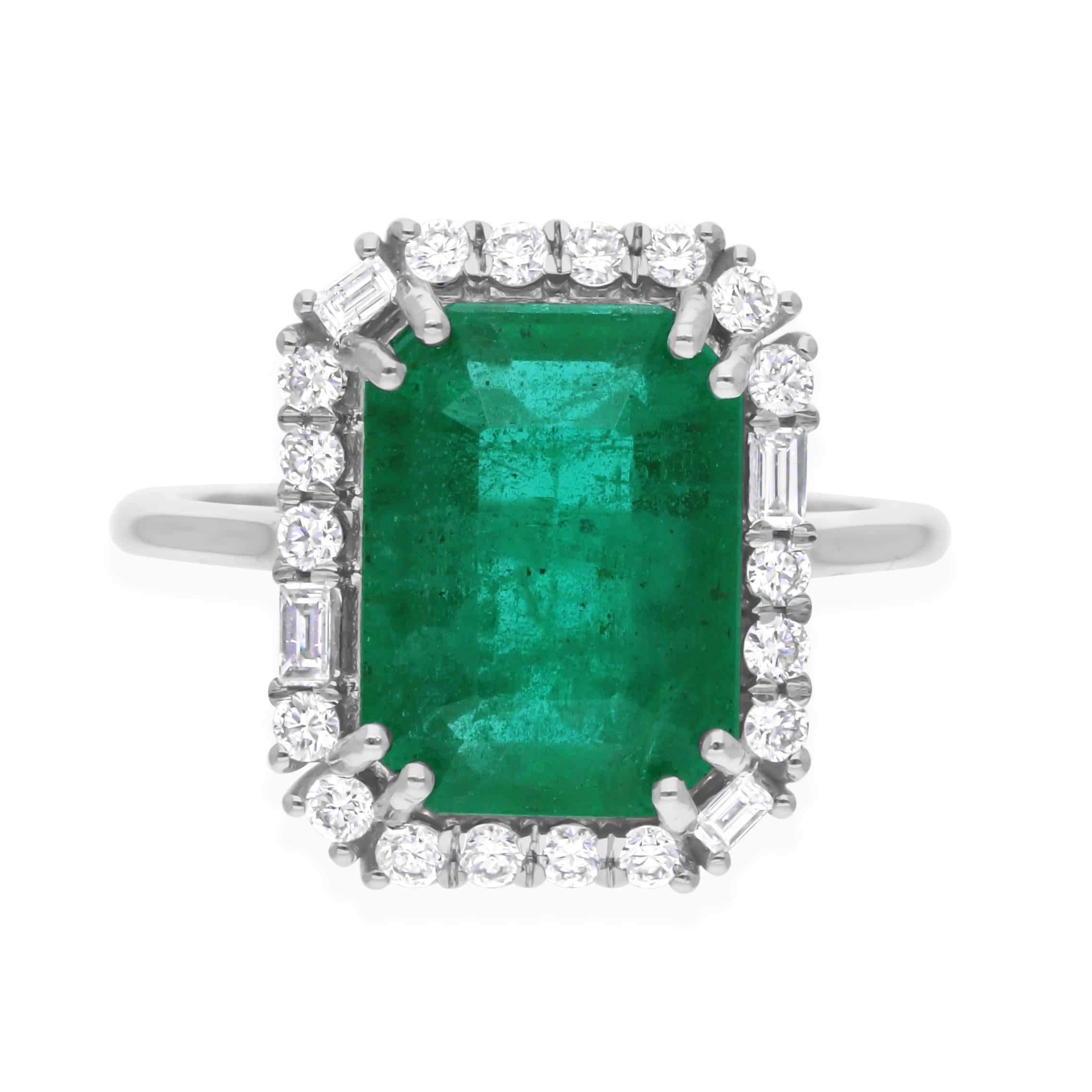 Im Angebot: 5,62 Karat sambischer Smaragd Diamant Halo 18k Weißgold Cocktail Verlobungsring () 7