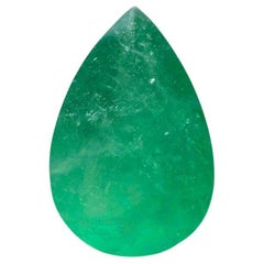 Émeraude colombienne vert pomme de 5.63 carats, pierre de naissance de mai taillée en poire