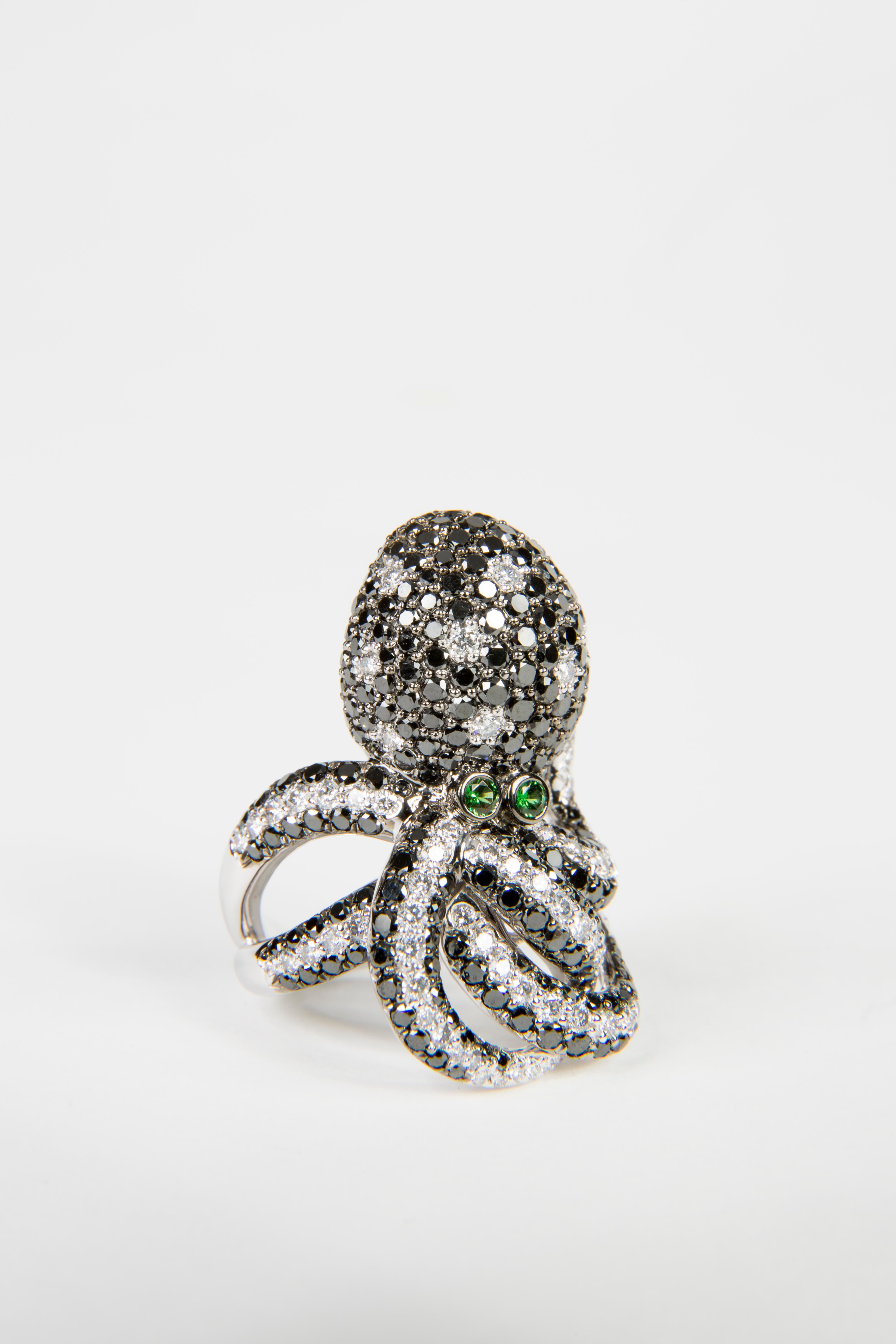 Contemporary 5.63 Carat Diamond and Tsavorite Octopus Shaped Cocktail Ring in 18 Karat Gold For Sale