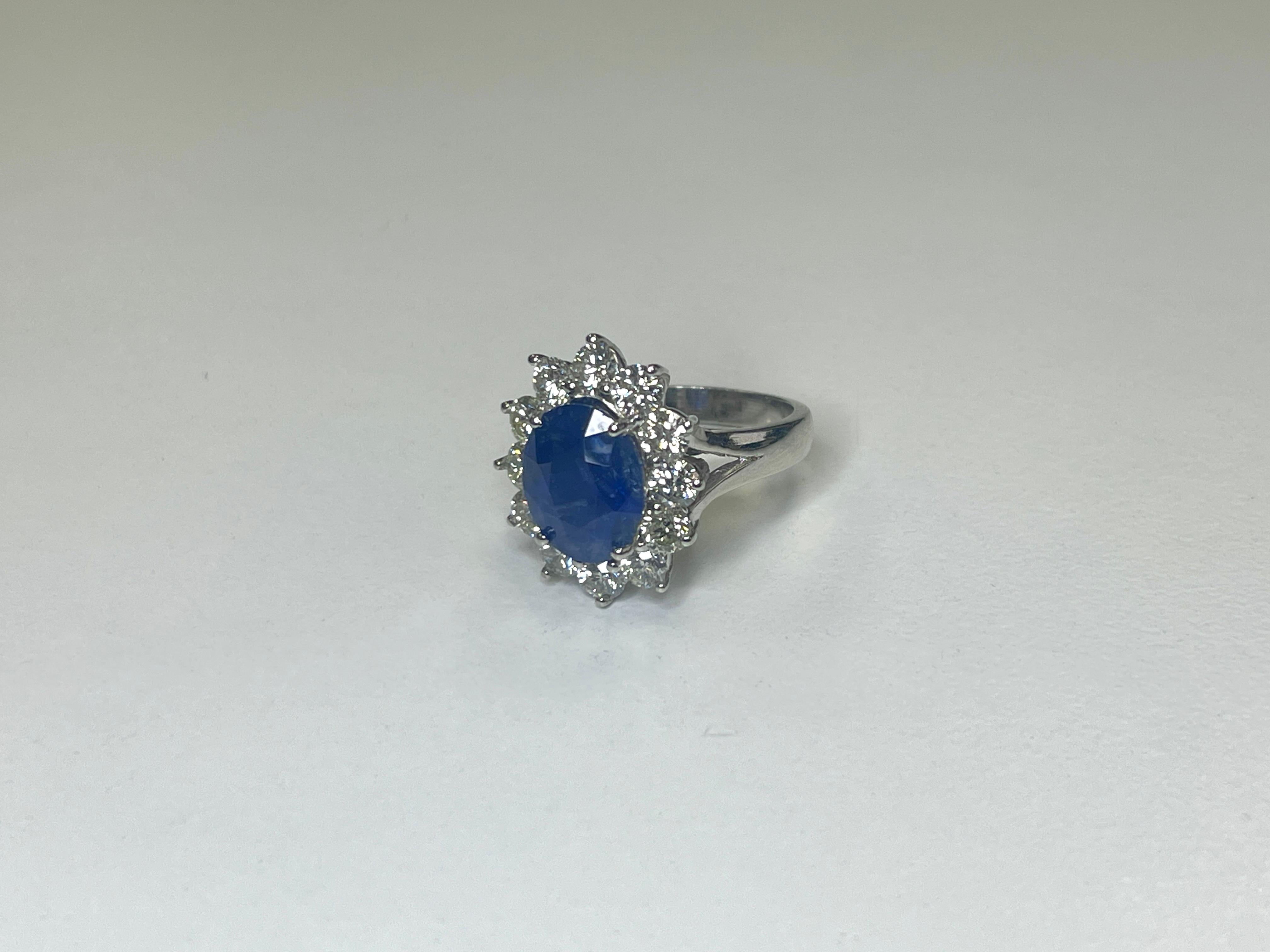 Women's or Men's 5.63 Carat Natural Sapphire and All Natural Diamonds 14K White Gold Ring For Sale