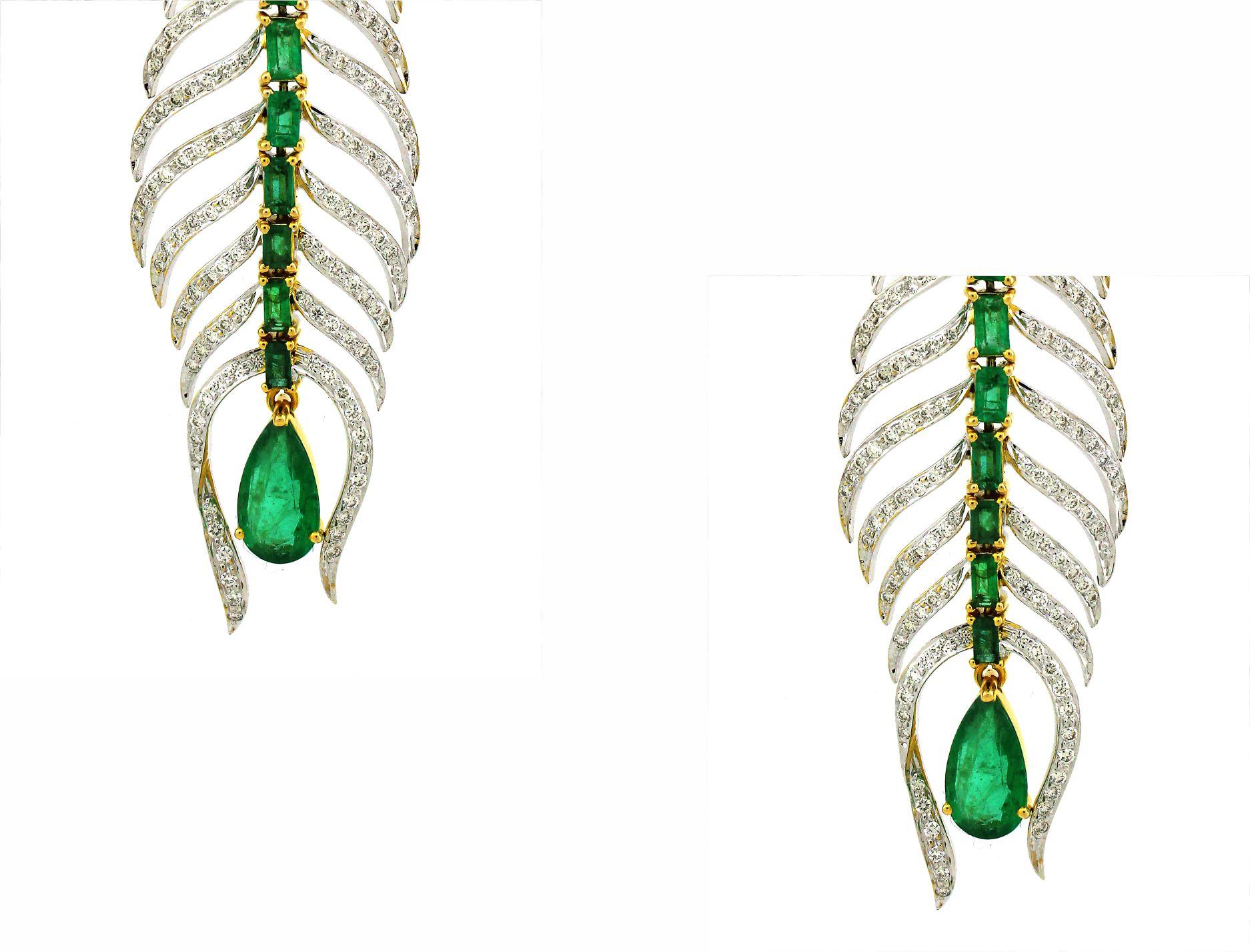 Pear Cut 5.63 carats of Emerald Drop Earrings For Sale