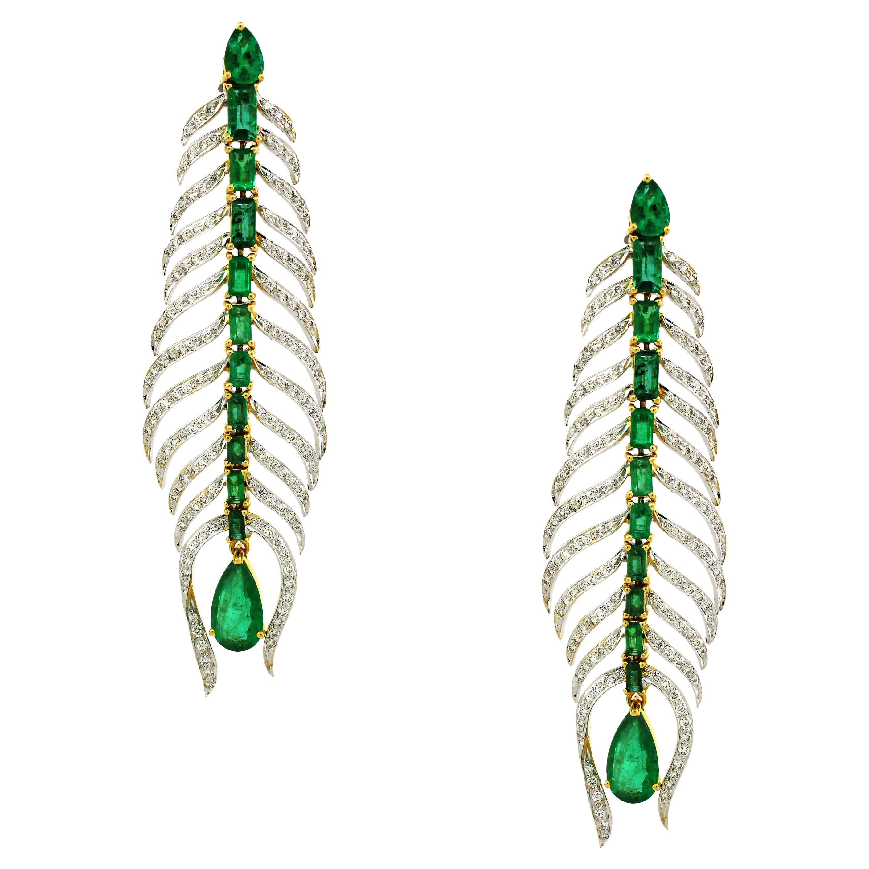 5.63 carats of Emerald Drop Earrings For Sale