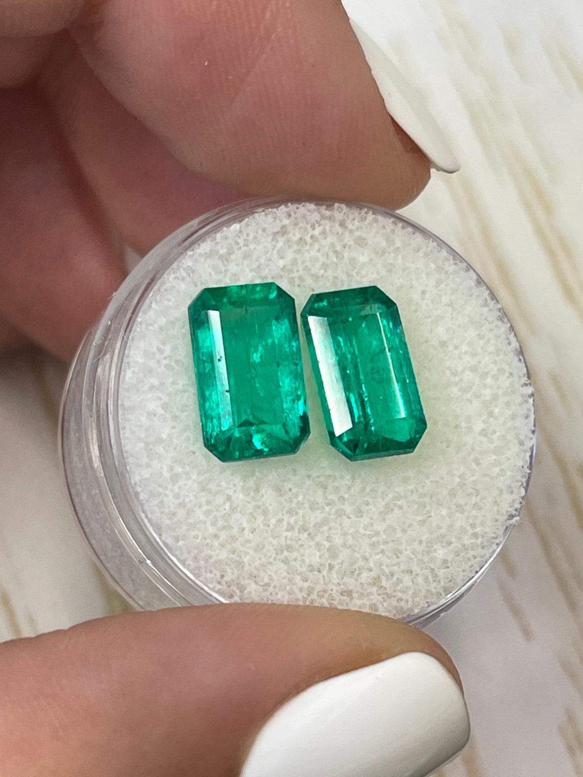 Taille émeraude Belles émeraudes colombiennes assorties 5,63 cw 11x7 GIA, taille émeraude véritable non sertie en vente