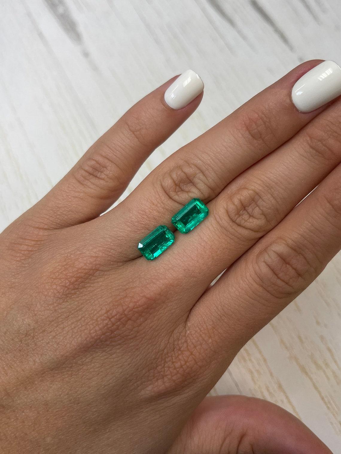 Belles émeraudes colombiennes assorties 5,63 cw 11x7 GIA, taille émeraude véritable non sertie Pour femmes en vente