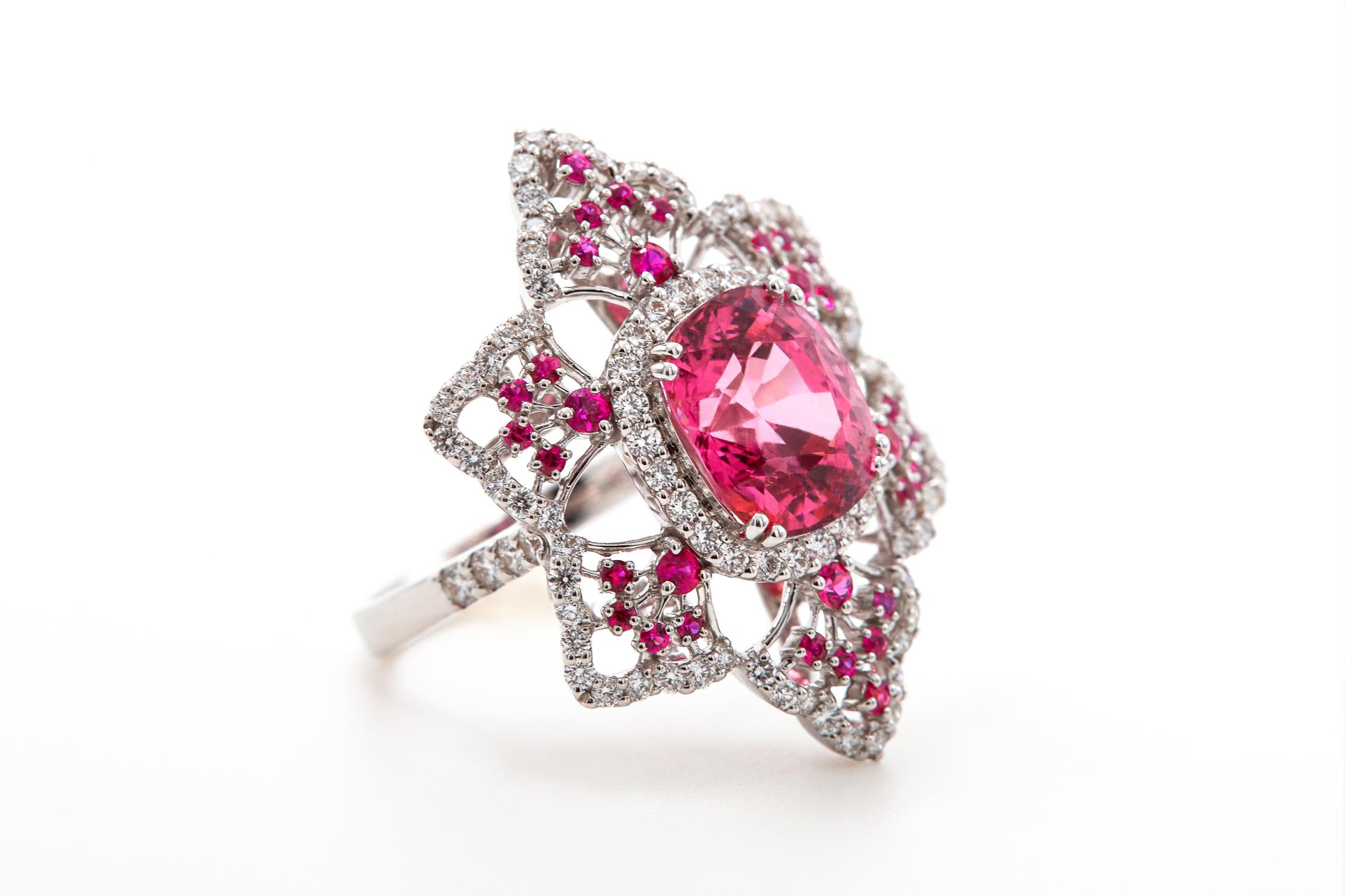 Contemporary 5.64 Carats Burmese Spinel, Pink Sapphire and Diamond Cocktail Ring For Sale