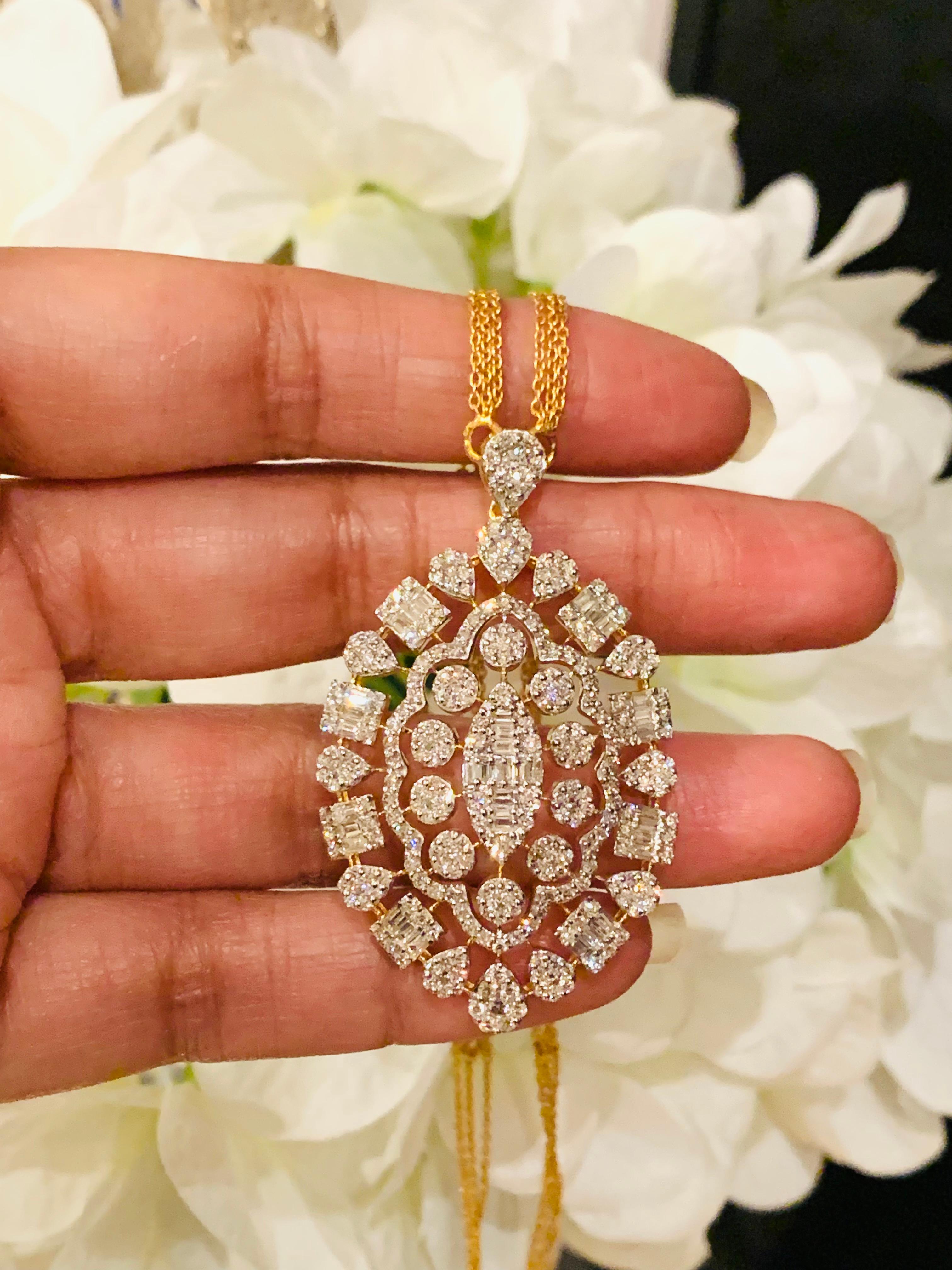 5.65 Carat Diamond 14 Karat Yellow Gold Marquise Pendant Necklace For Sale 1