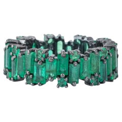 Emerald Infinity Band Ring, 5.65ct Round Emeralds in Silver, India
