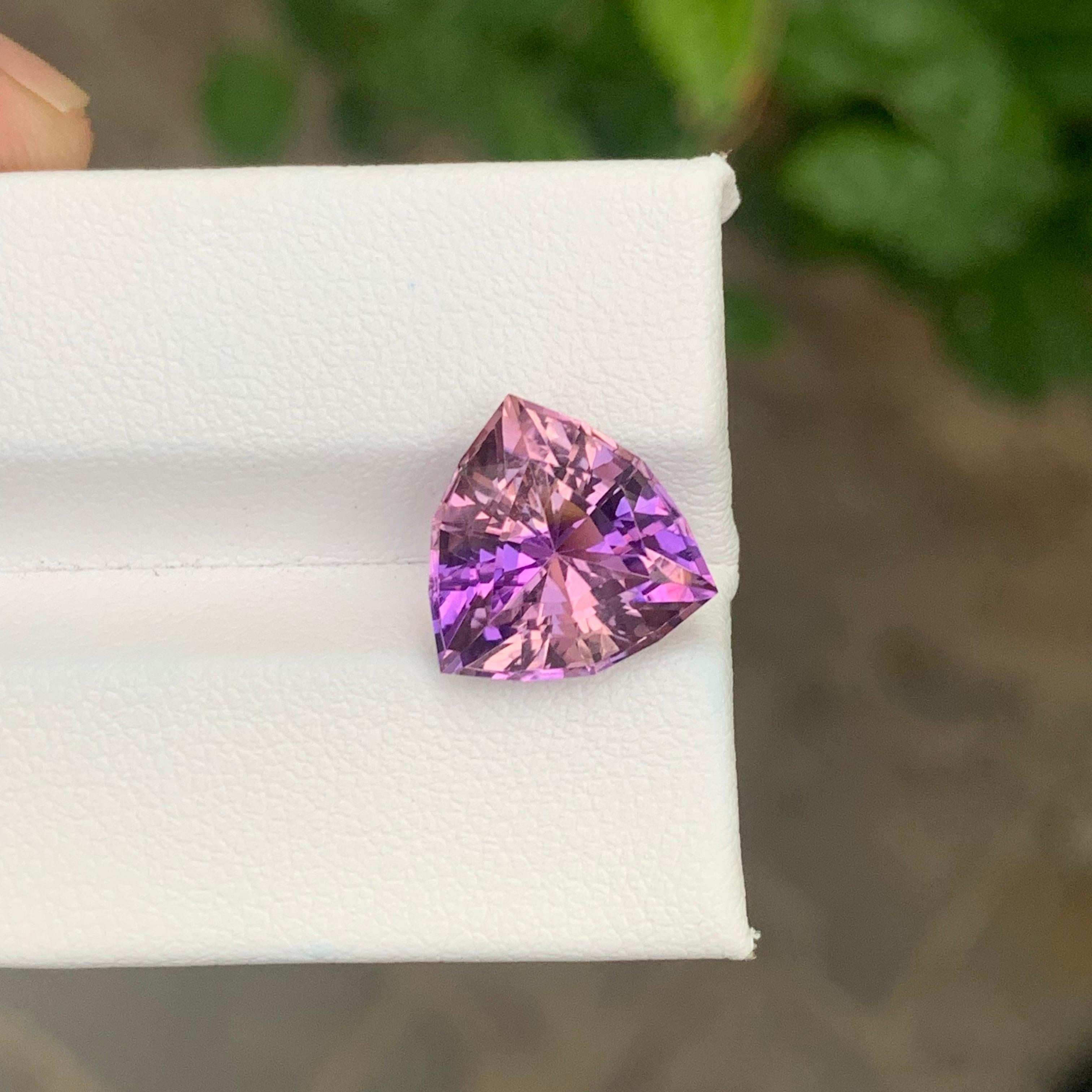 Arts and Crafts 5.65 Carat Natural Loose Ametrine Trillion Cut Gemstone (Amétrine en vrac, taille trillion) en vente