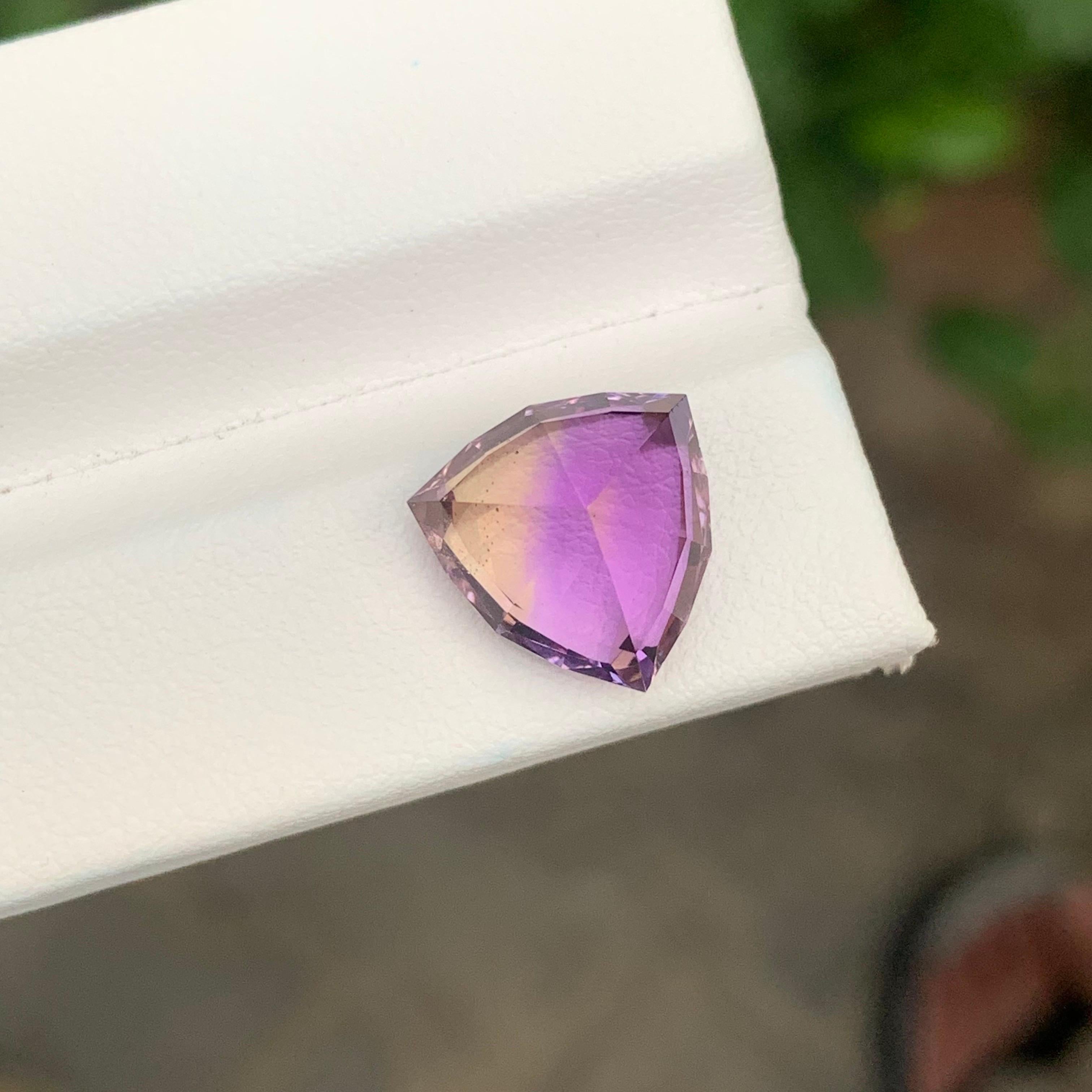 5.65 Carat Natural Loose Ametrine Trillion Cut Gemstone (Amétrine en vrac, taille trillion) Unisexe en vente