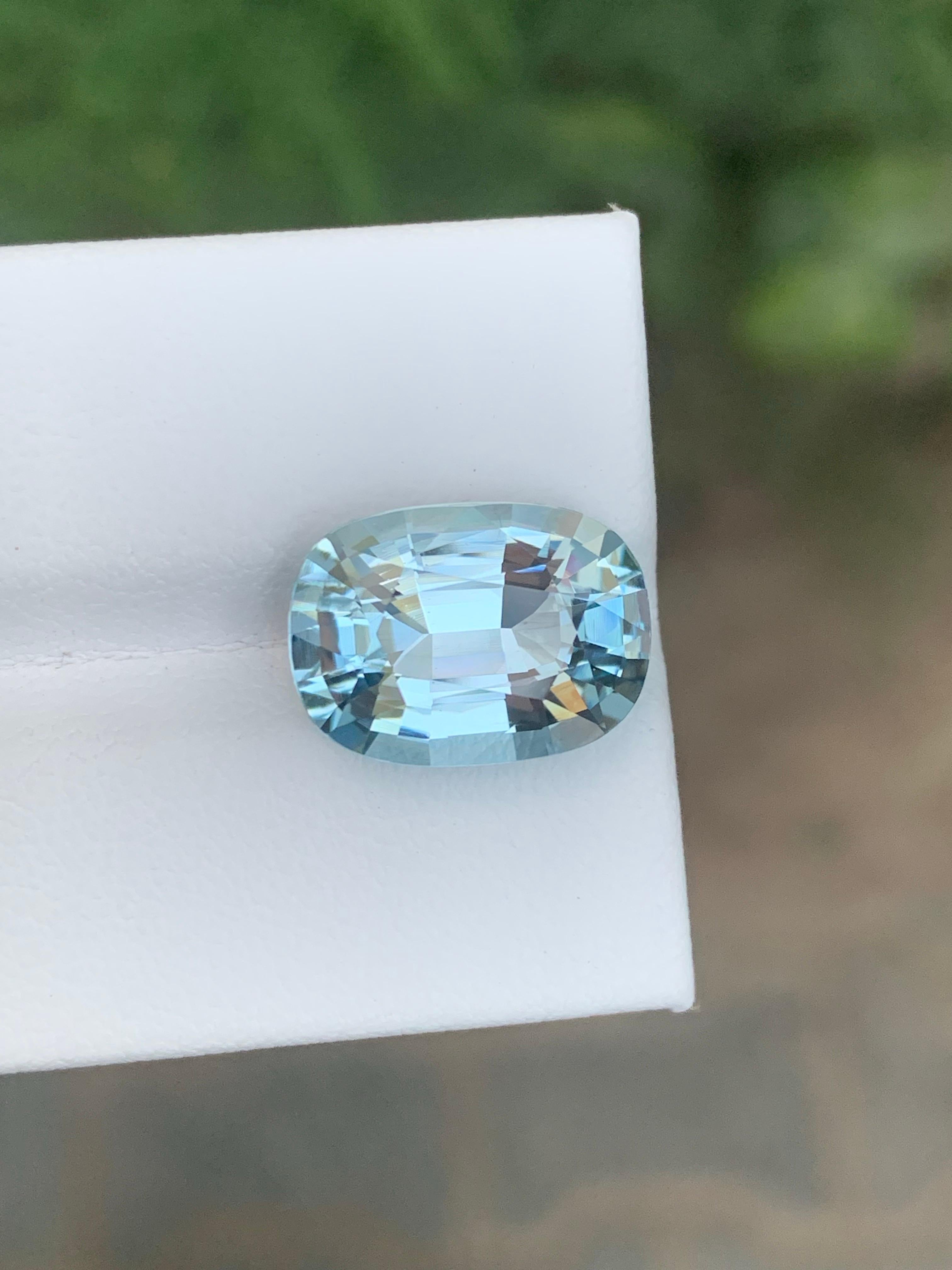 Lose Aquamarin

Gewicht: 5,65 Karat
Abmessung: 14.1 x 10.2 x 6.9 Mm
Farbe : Blau-weiß 
Herkunft: Nigeria
Behandlung: Nicht
Zertifikat: Auf Anfrage
Die Form: Oval 

Der Aquamarin ist ein atemberaubend blauer bis blaugrüner Edelstein aus der Familie