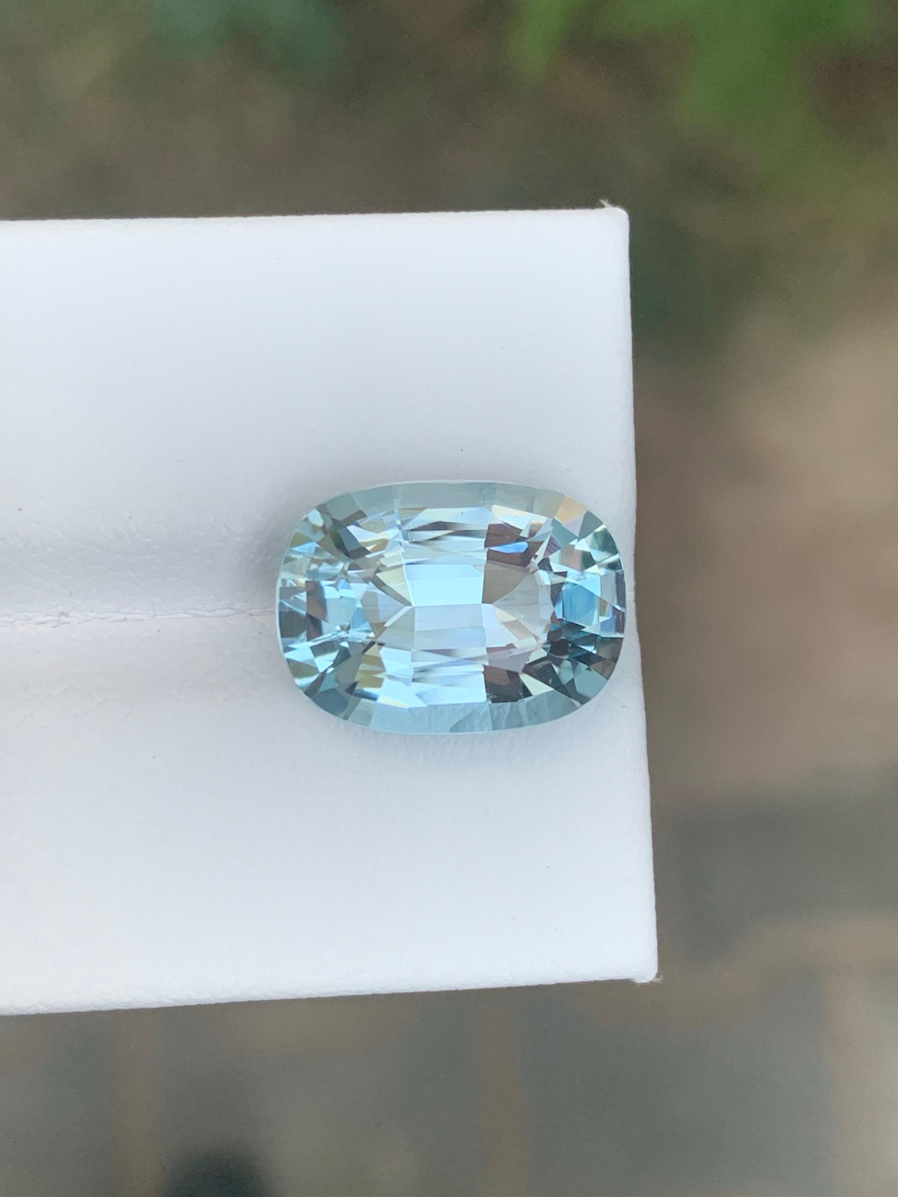 5.65 Karat natürlicher loser Aquamarin Ovalform Edelstein aus Nigeria (Arts and Crafts) im Angebot