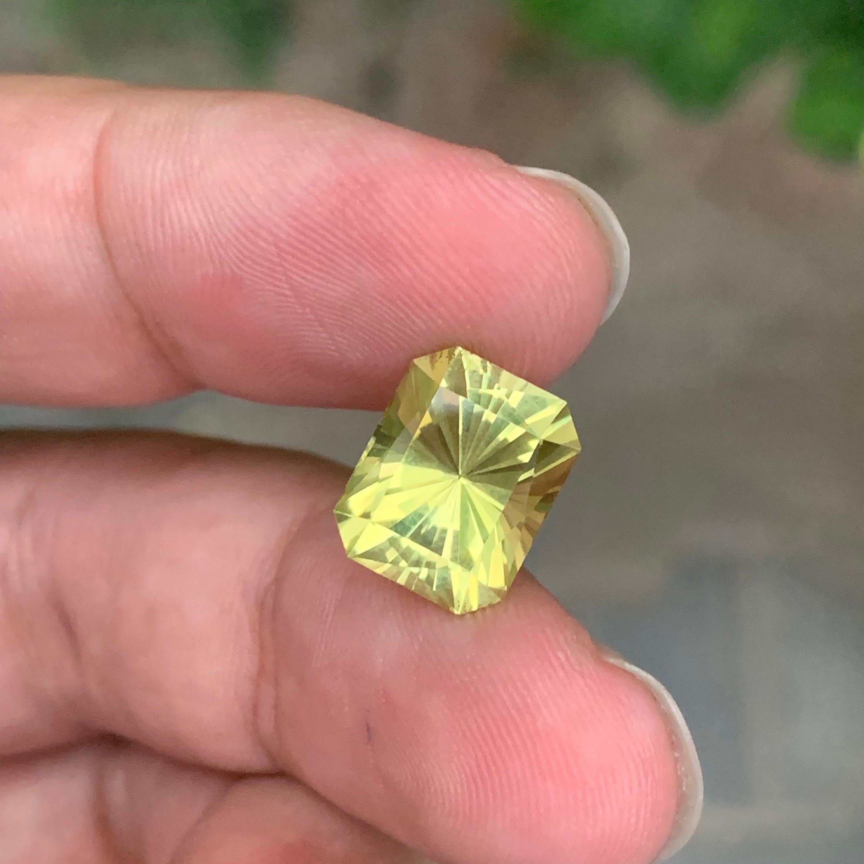 5.65 Carat Natural Loose Lemon Quartz Emerald Shape Gemstone In New Condition For Sale In Peshawar, PK