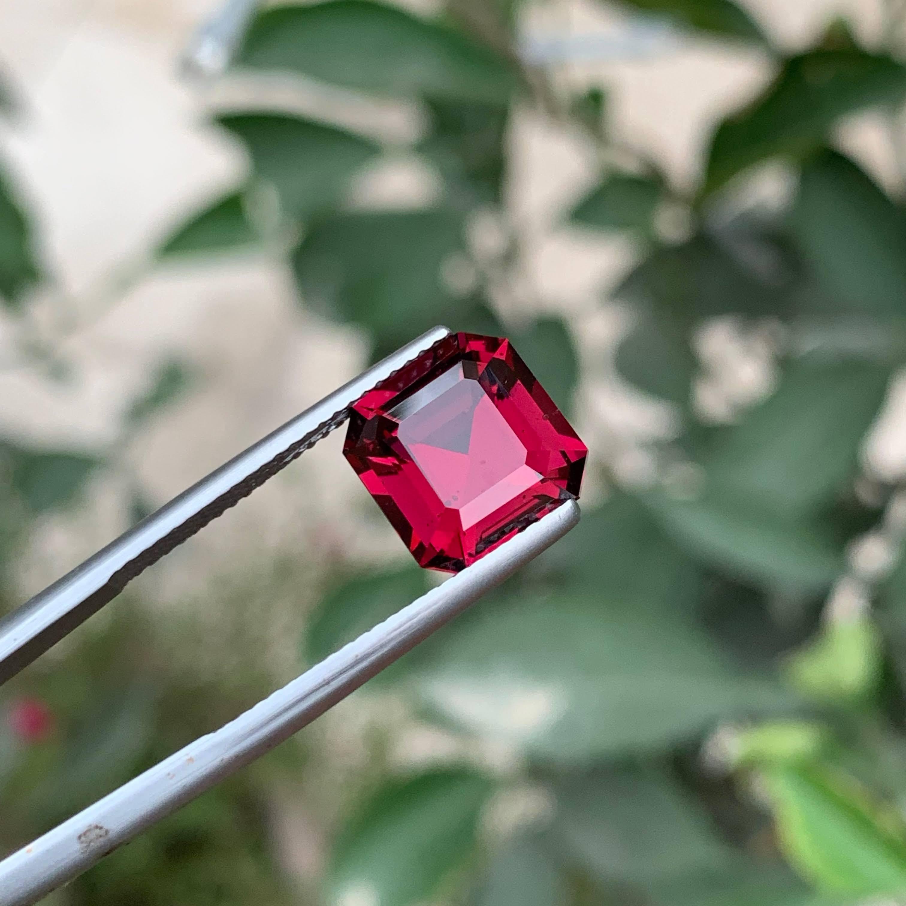 Granate rojo rosado suelto natural de 5,65 quilates, talla Asscher, gema africana Moderno en venta