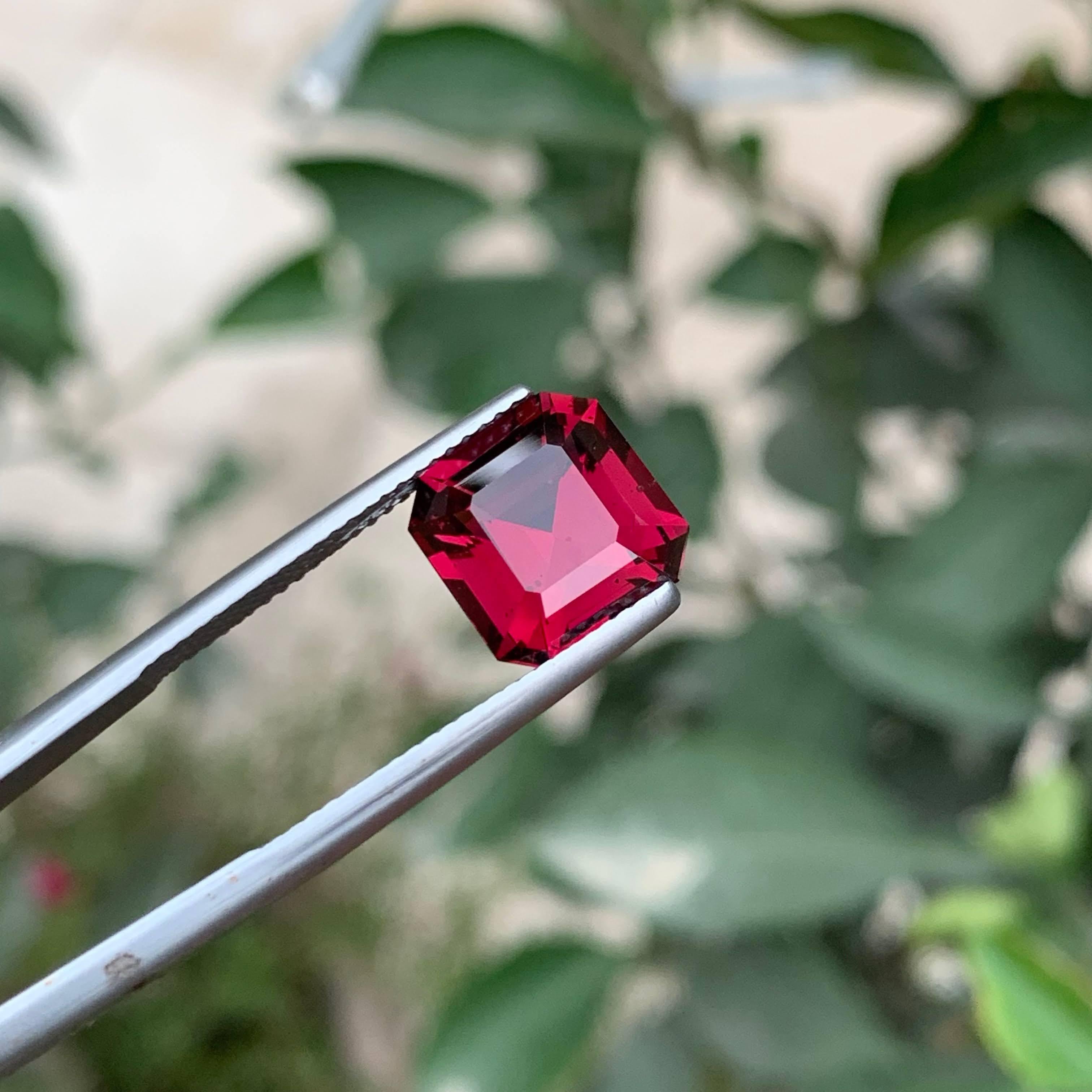 Granate rojo rosado suelto natural de 5,65 quilates, talla Asscher, gema africana en venta 1