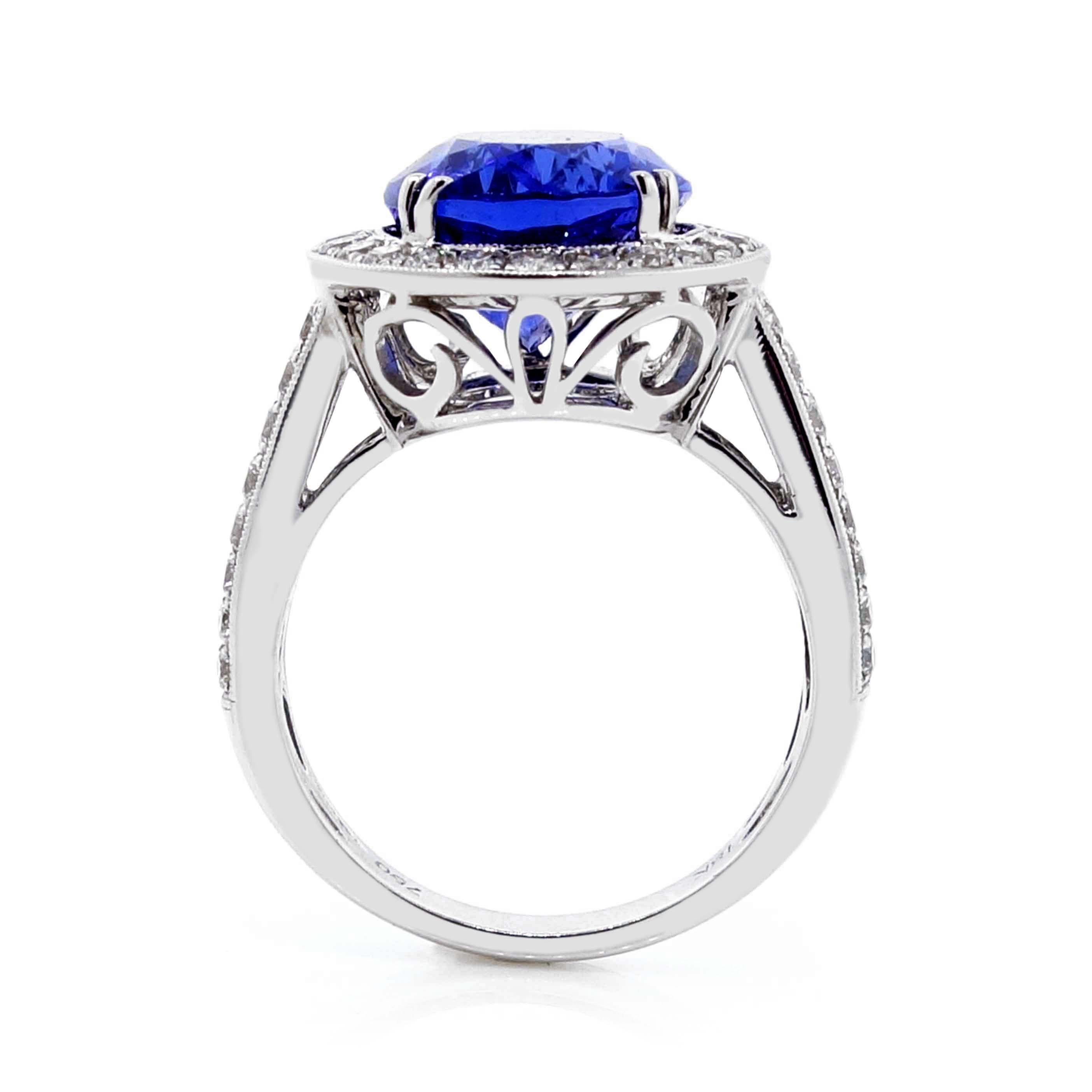5.65 Carat Oval Tanzanite Ring in 18k White Gold In New Condition For Sale In Houston, TX