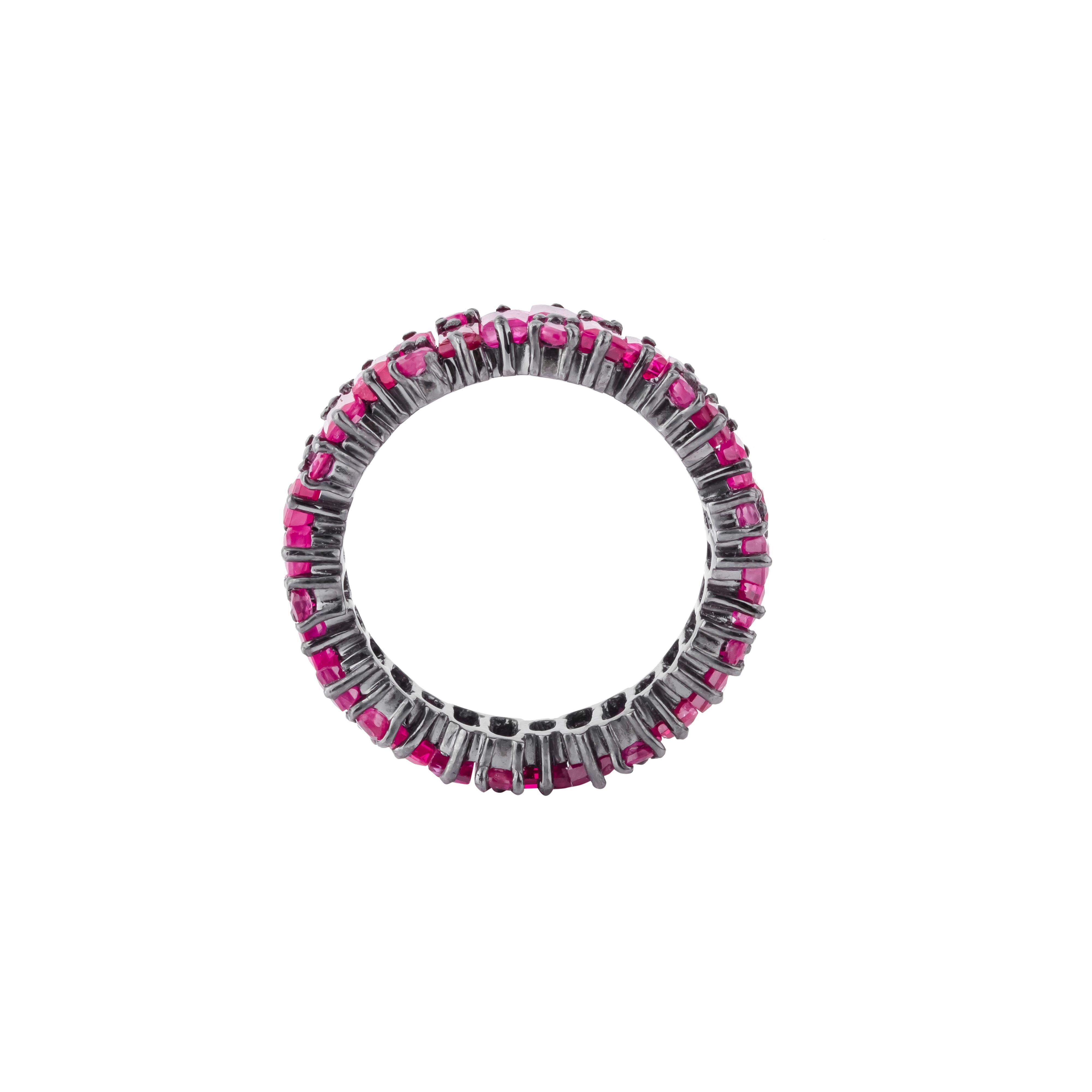 5.65 Carat Ruby Infinity Band Ring In New Condition For Sale In Jaipur, IN