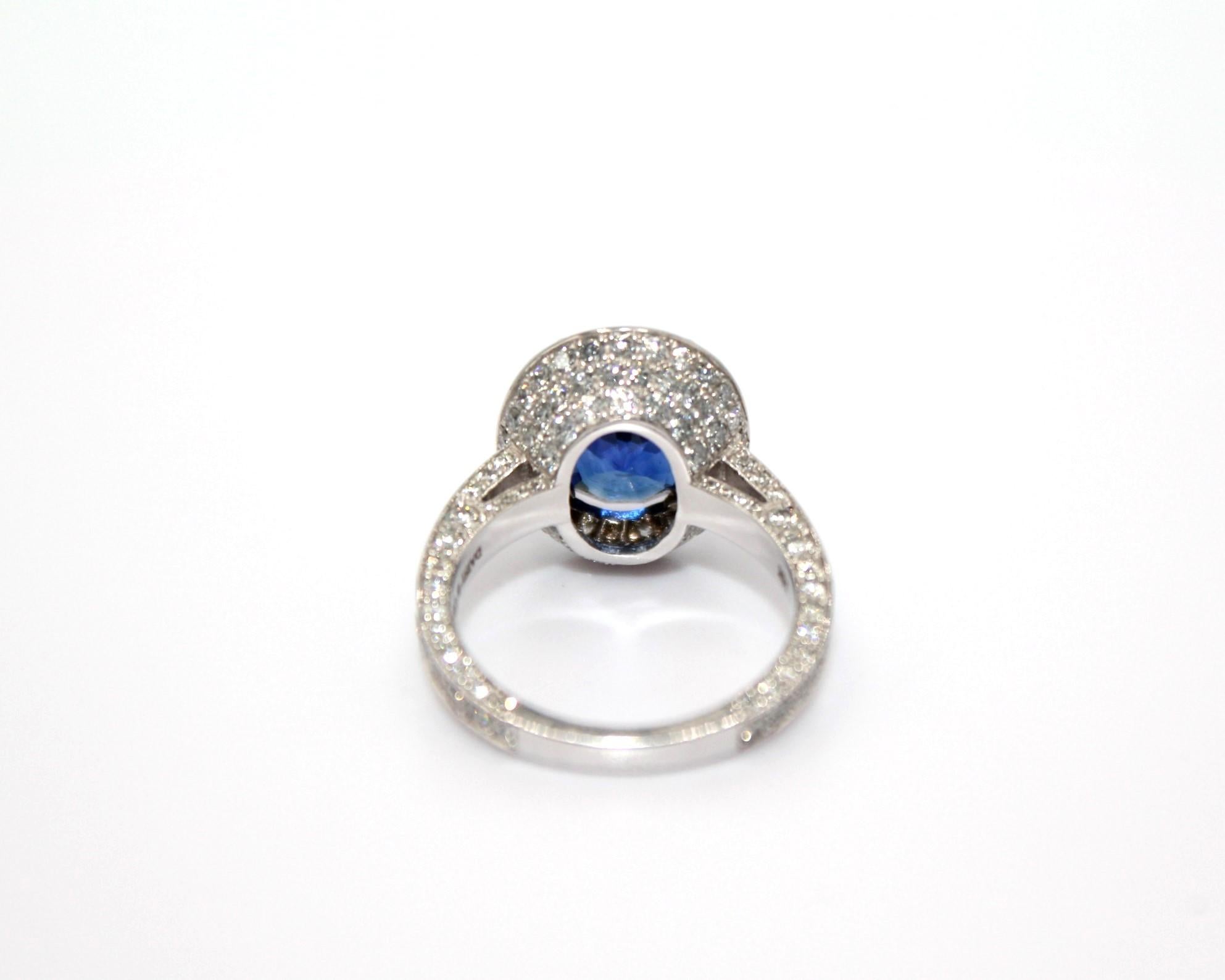 Oval Cut 5.65 Carat Sapphire Diamond Ring For Sale