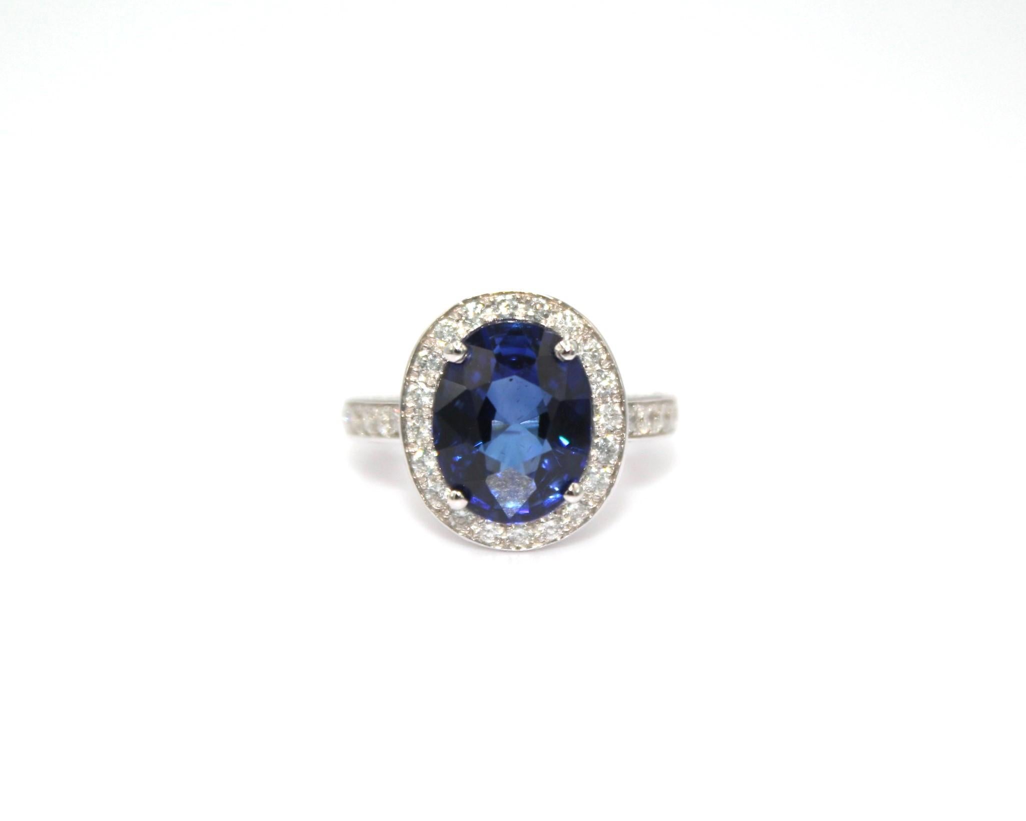 Women's 5.65 Carat Sapphire Diamond Ring For Sale