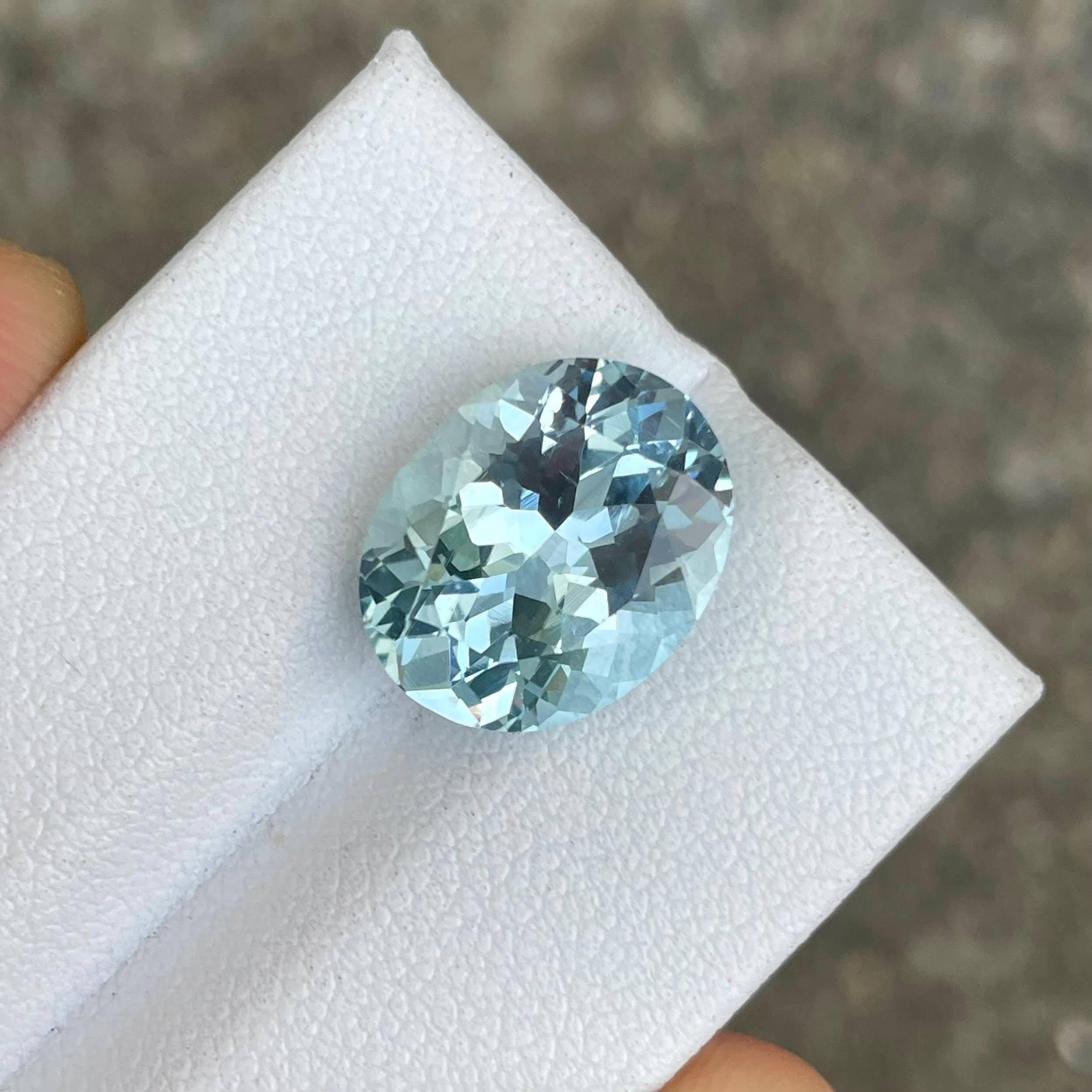 5.65 Karat Blauer Aquamarin Stein Ovalschliff Natürlicher Afrikanischer Edelstein für Damen oder Herren im Angebot