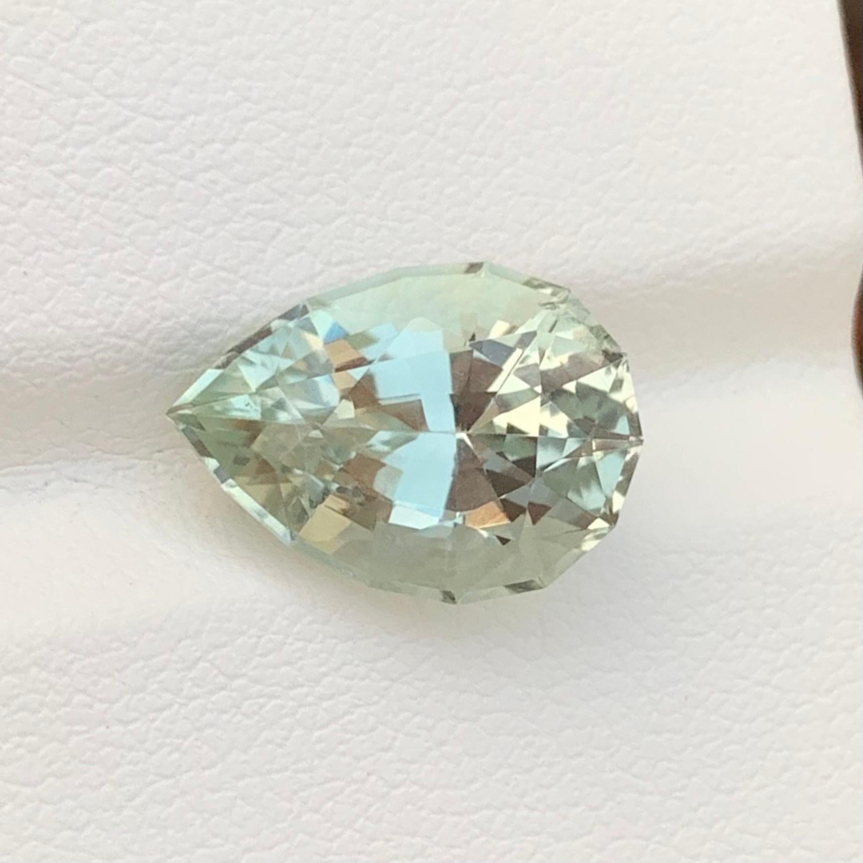 Arts and Crafts 5.65 Carats Loose Green Amethyst Pear Shape (Améthyste verte en forme de poire) en vente