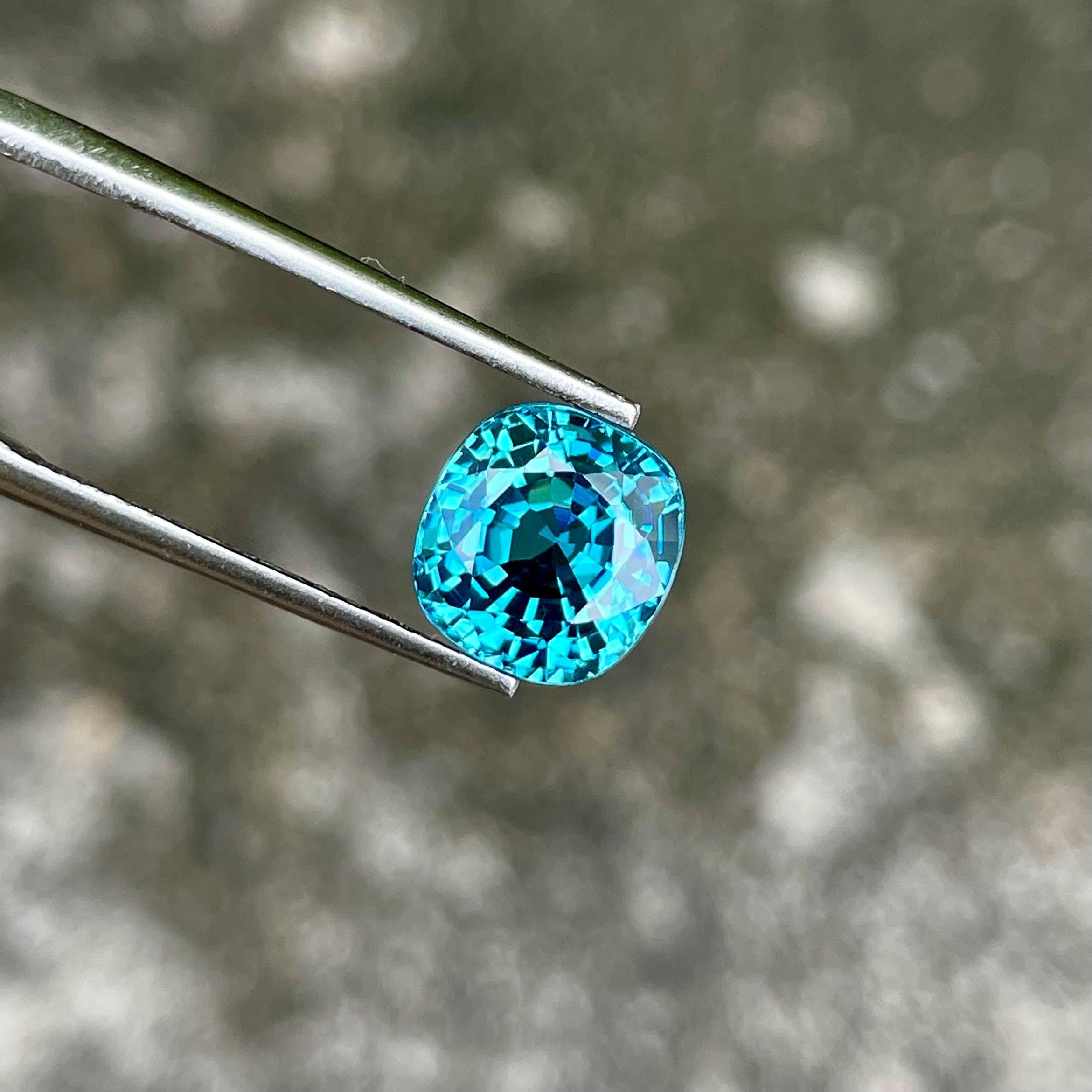 5.65 carats Tiffany Blue Zircon Stone Cushion Cut Natural Cambodian Gemstone In New Condition In Bangkok, TH