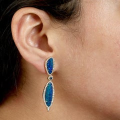 Pendientes Colgantes de Ópalo de 5,65 ct con Zafiro y Diamantes de Oro Amarillo de 18k