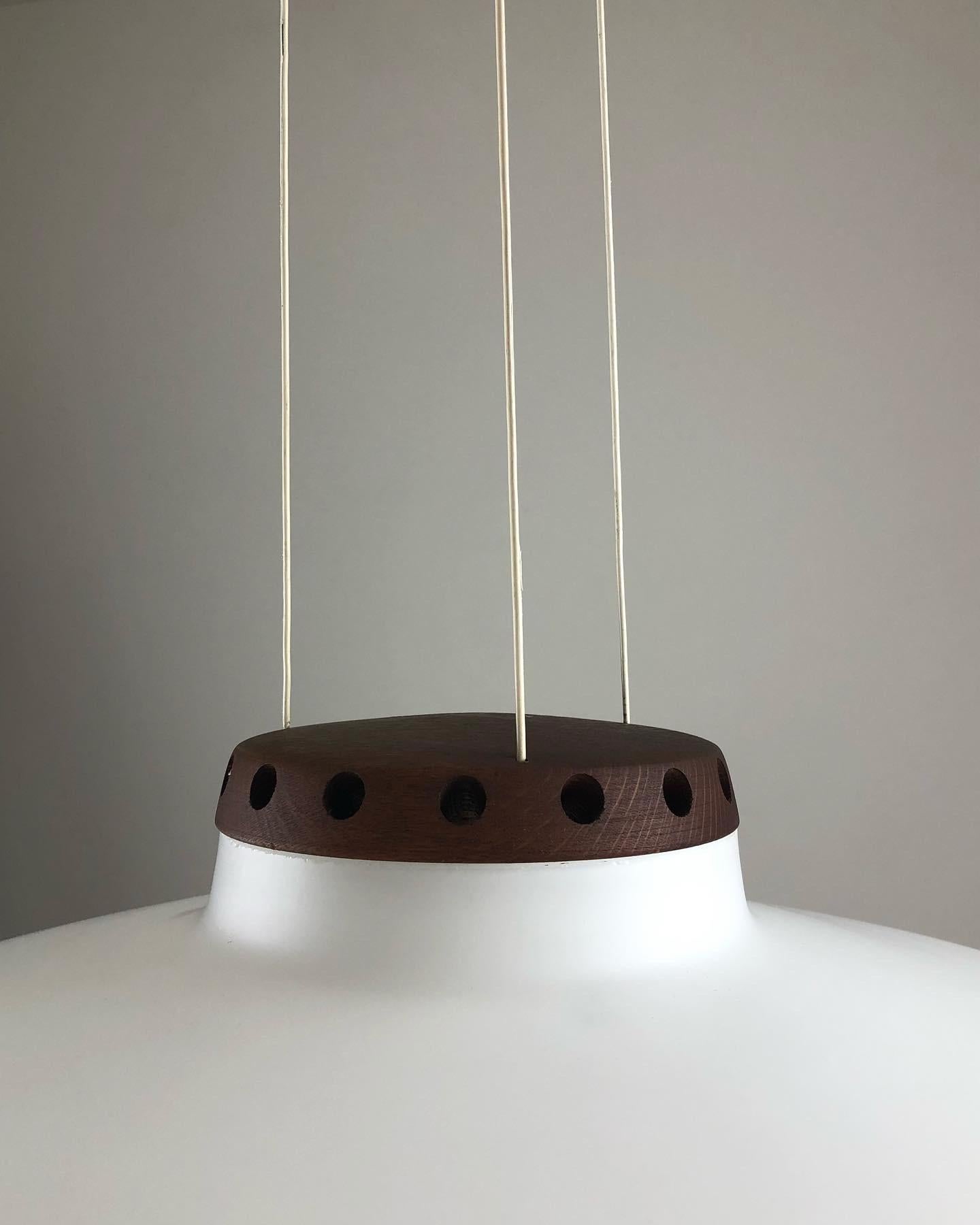 565 Pendant Lamp by Uno & Östen Kristiansson for Luxus, 1950s In Good Condition In UTRECHT, NL