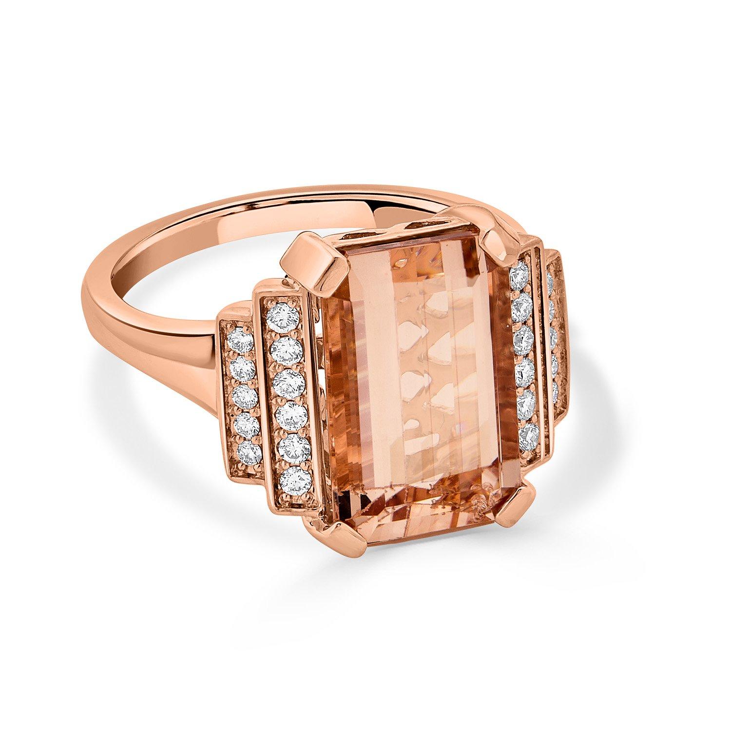 5.65ct Morganite Ring with 0.23Tct Diamonds Set in 14k Rose Gold In New Condition For Sale In New York, NY