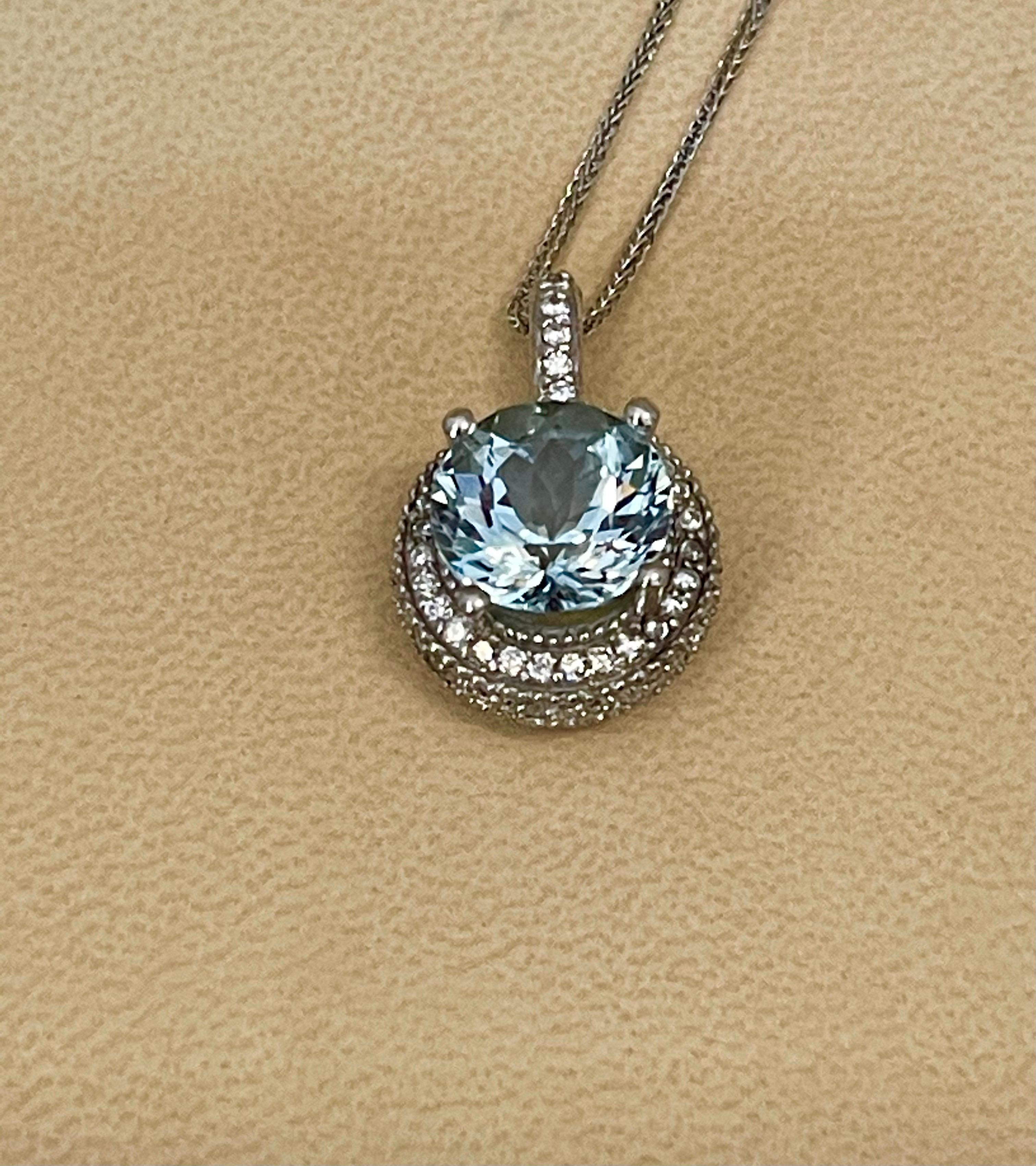 5.66 Carat Aquamarine and 1 Carat Diamond Pendant / Necklace 14 Karat White Gold In Excellent Condition In New York, NY