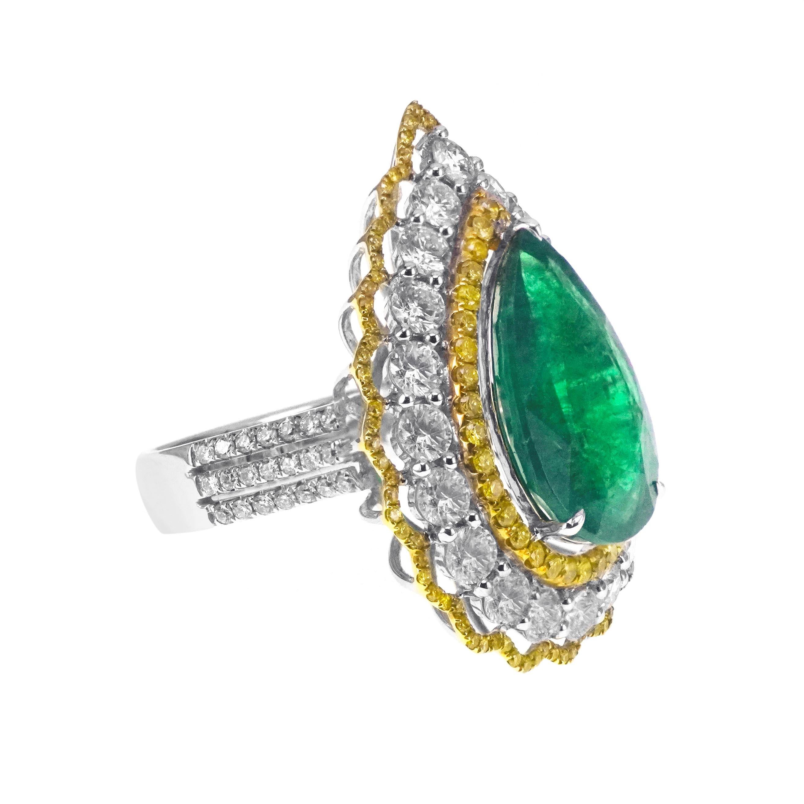Art Nouveau 5.67 Carat Colombian Emerald & Vivid Yellow Diamond Cocktail 18k Solitaire Ring For Sale