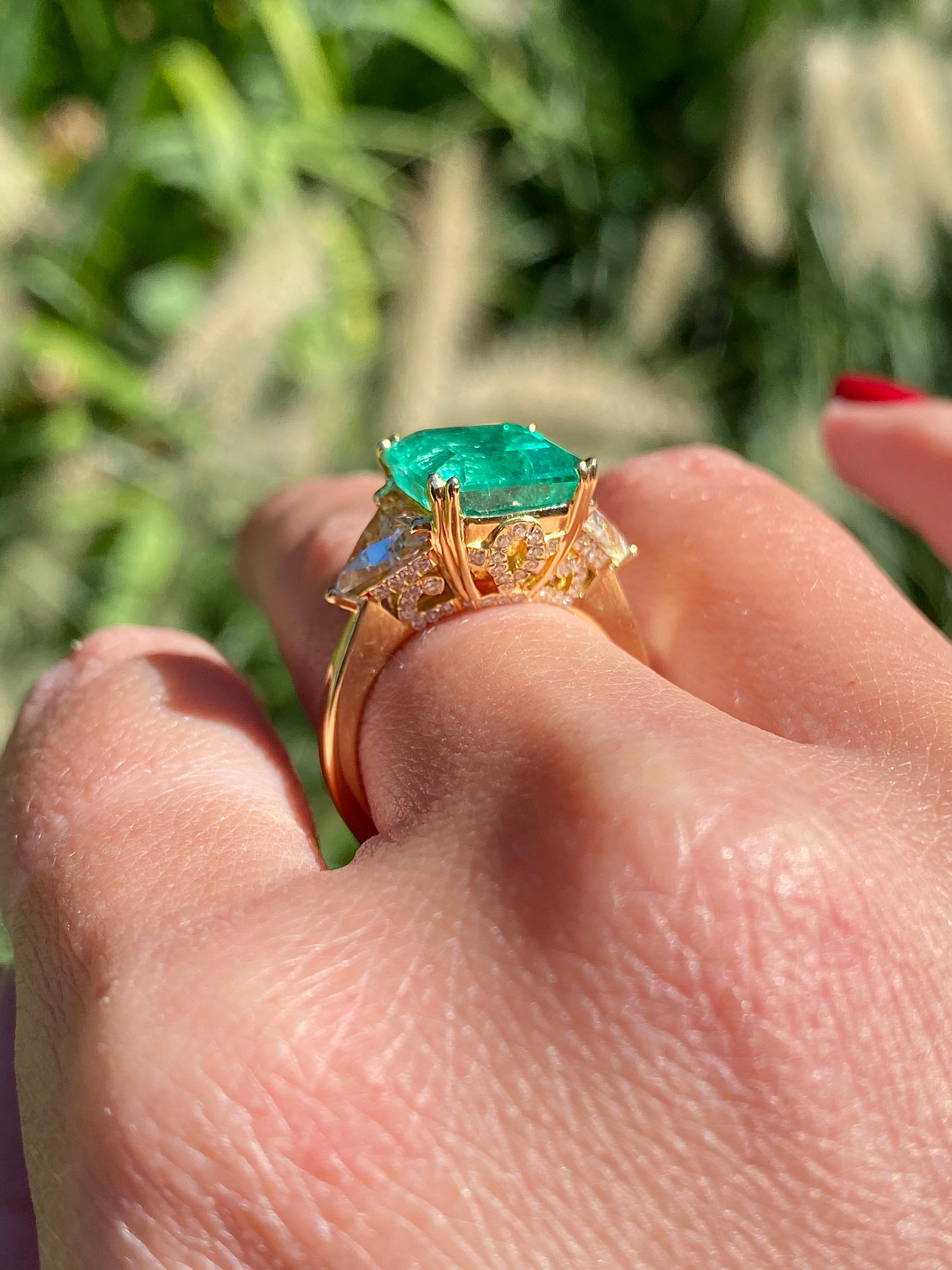5.67 Carat Emerald-Cut Colombian Emerald and 1.15 Carat Diamond Engagement Ring 2