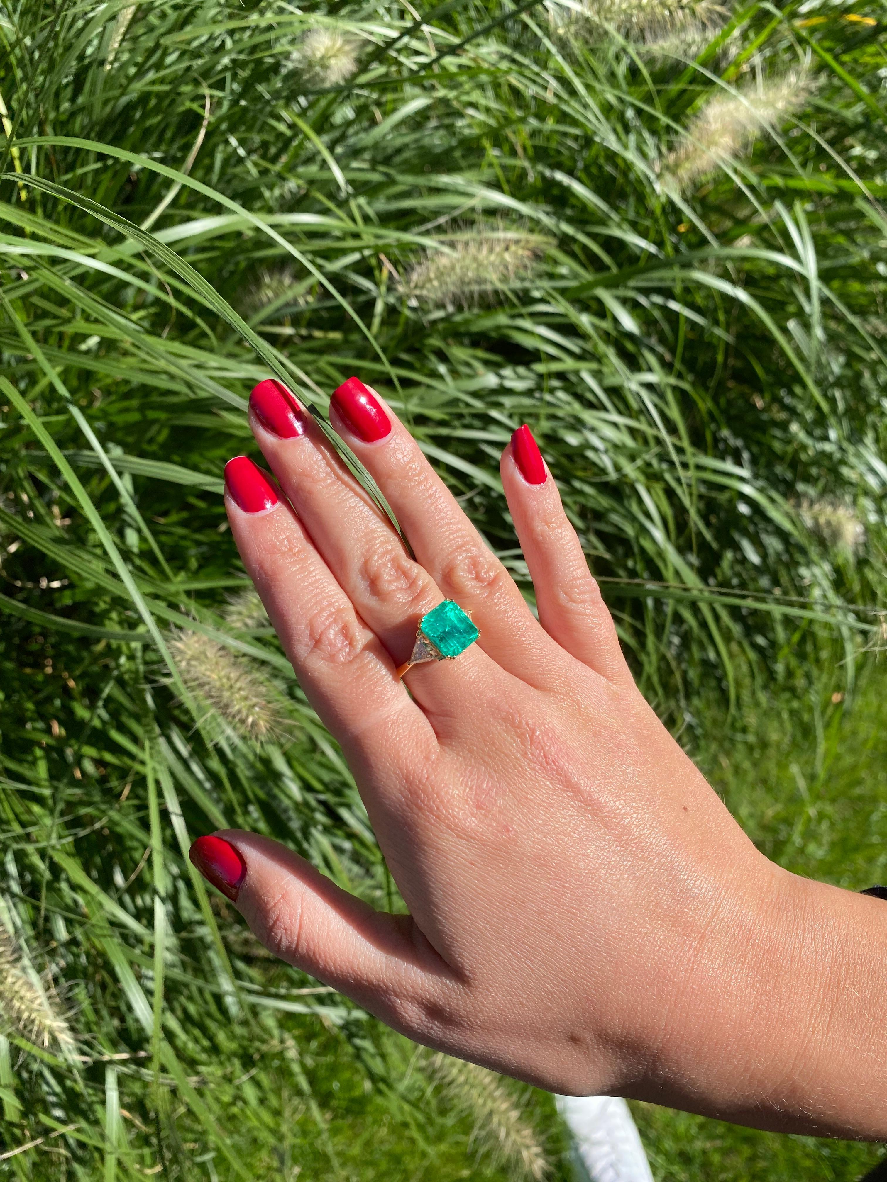 5.67 Carat Emerald-Cut Colombian Emerald and 1.15 Carat Diamond Engagement Ring 4