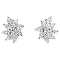 5,67-Karat-Ohrstecker mit Marquise-Diamanten im Cluster-Design aus Platin mit 18-Karat-Omega-Verschlüssen