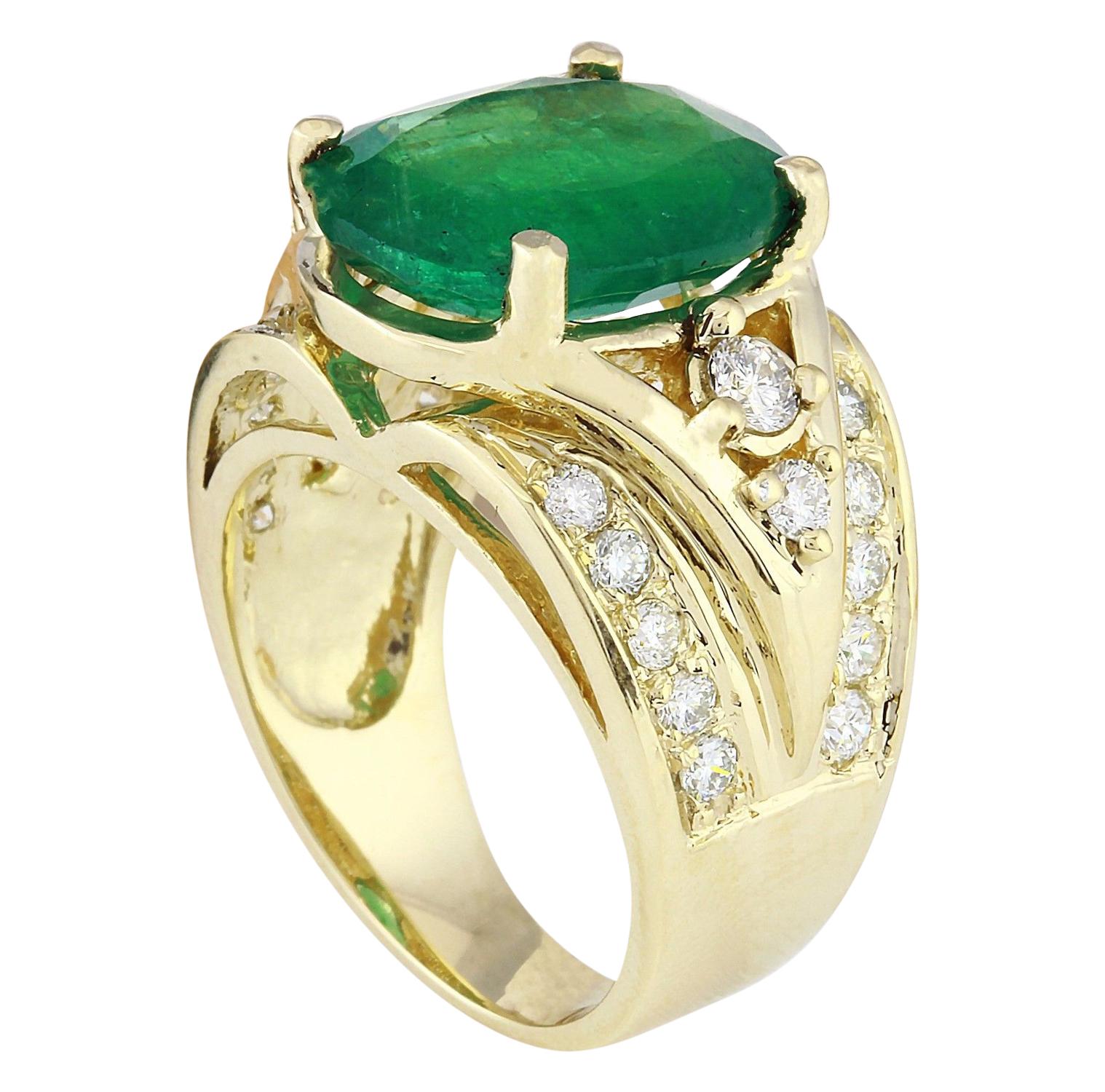 Natural Emerald Diamond Ring In 14 Karat Solid Yellow Gold In New Condition For Sale In Manhattan Beach, CA