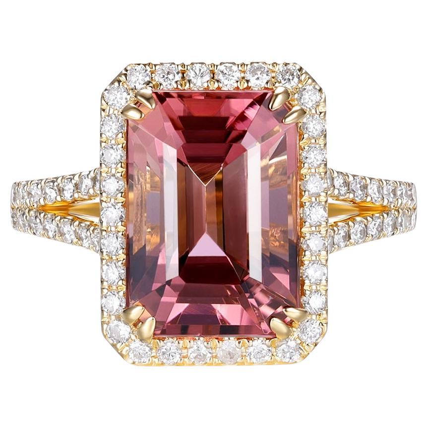 Anillo de oro amarillo de 18 quilates con turmalina rosa y diamantes de 5,67 quilates
