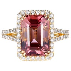 Anillo de oro amarillo de 18 quilates con turmalina rosa y diamantes de 5,67 quilates