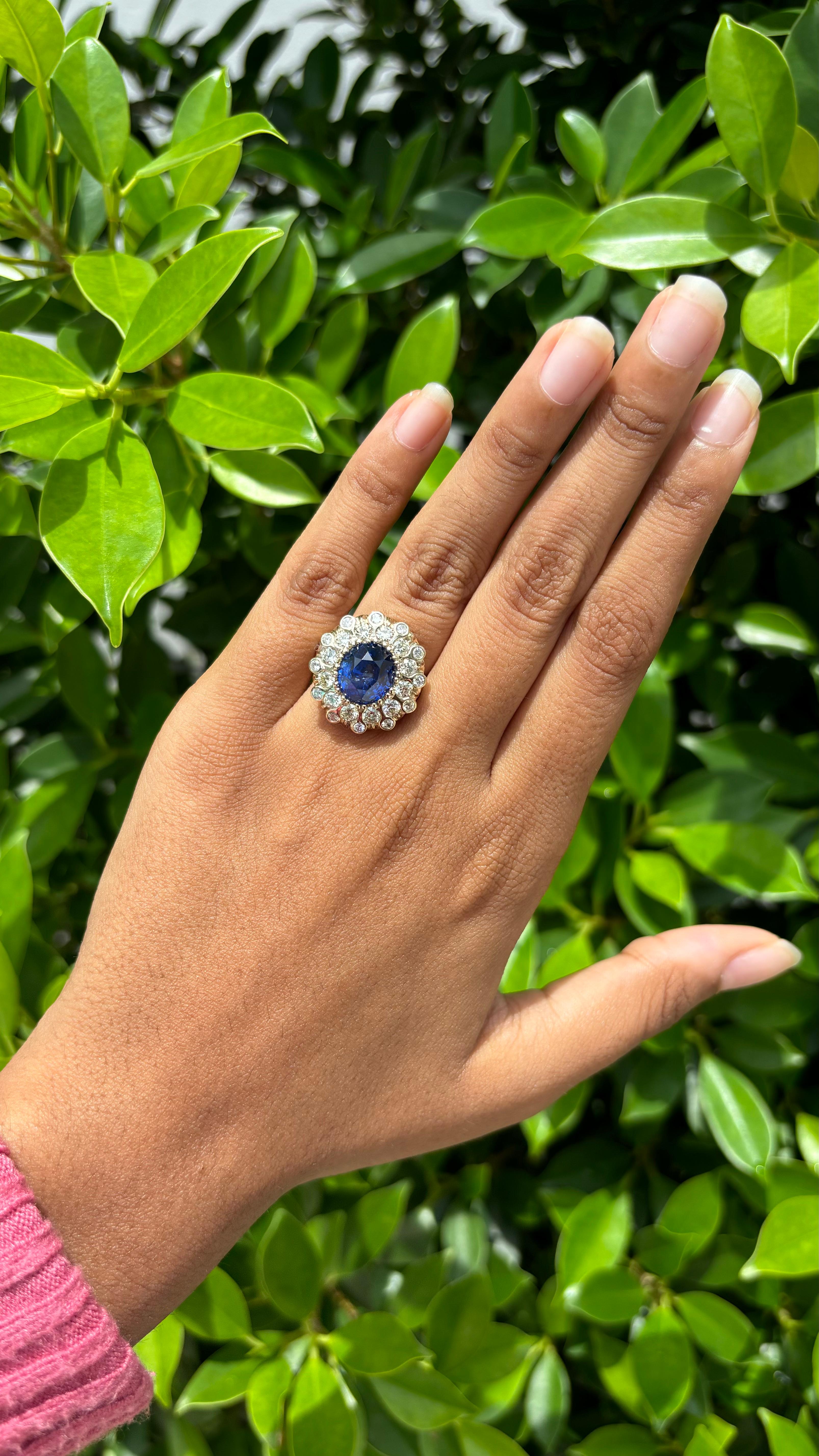 5.67ct Ceylon Sapphire & OMC Diamonds studded Art Deco style 18K White Gold Ring For Sale 5